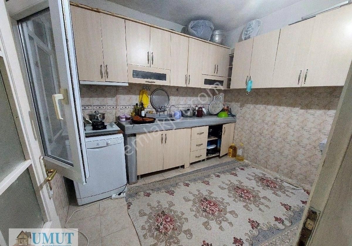 Gaziosmanpaşa Karayolları De Acil Satılık Kot 2 Toprak Tapulu Balkonlu 1+1 60 M2 - Görsel 3