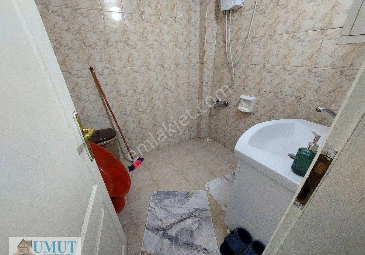 Gaziosmanpaşa Karayolları De Acil Satılık Kot 2 Toprak Tapulu Balkonlu 1+1 60 M2 - Görsel 2