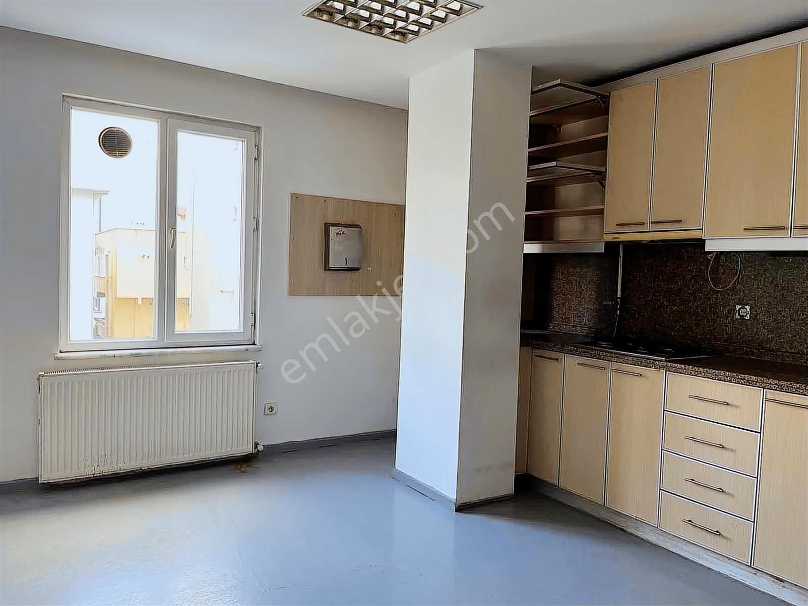 E5 Ve Metrobüse 100m Mesafedeki İş Merkezinde 240m2 Ofis Katı - Görsel 3