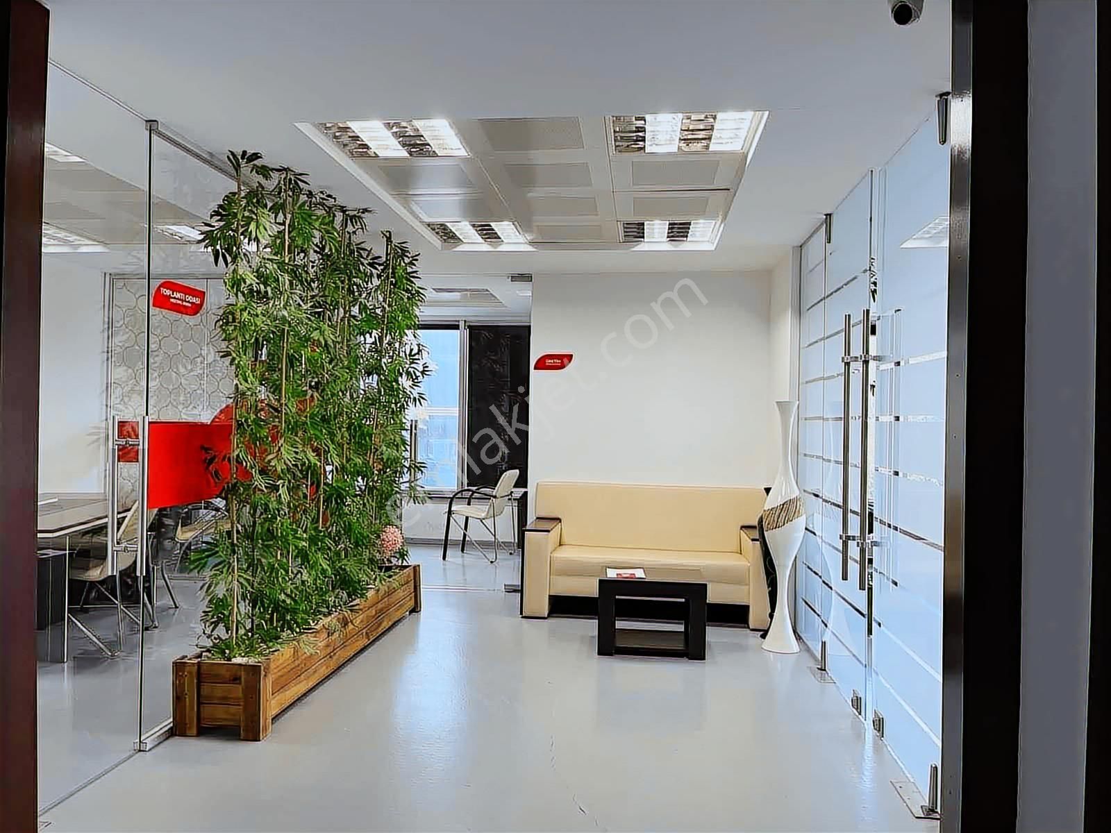 E5 Ve Metrobüse 100m Mesafedeki İş Merkezinde 240m2 Ofis Katı - Görsel 2
