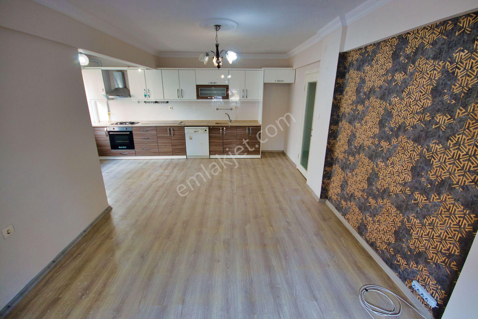 🛑🛑aktif'ten Akçay'da Satılık 3+1 Ebeveyn Banyolu Bahçeli Ön Cephe Masrafsız Daire - Görsel 4