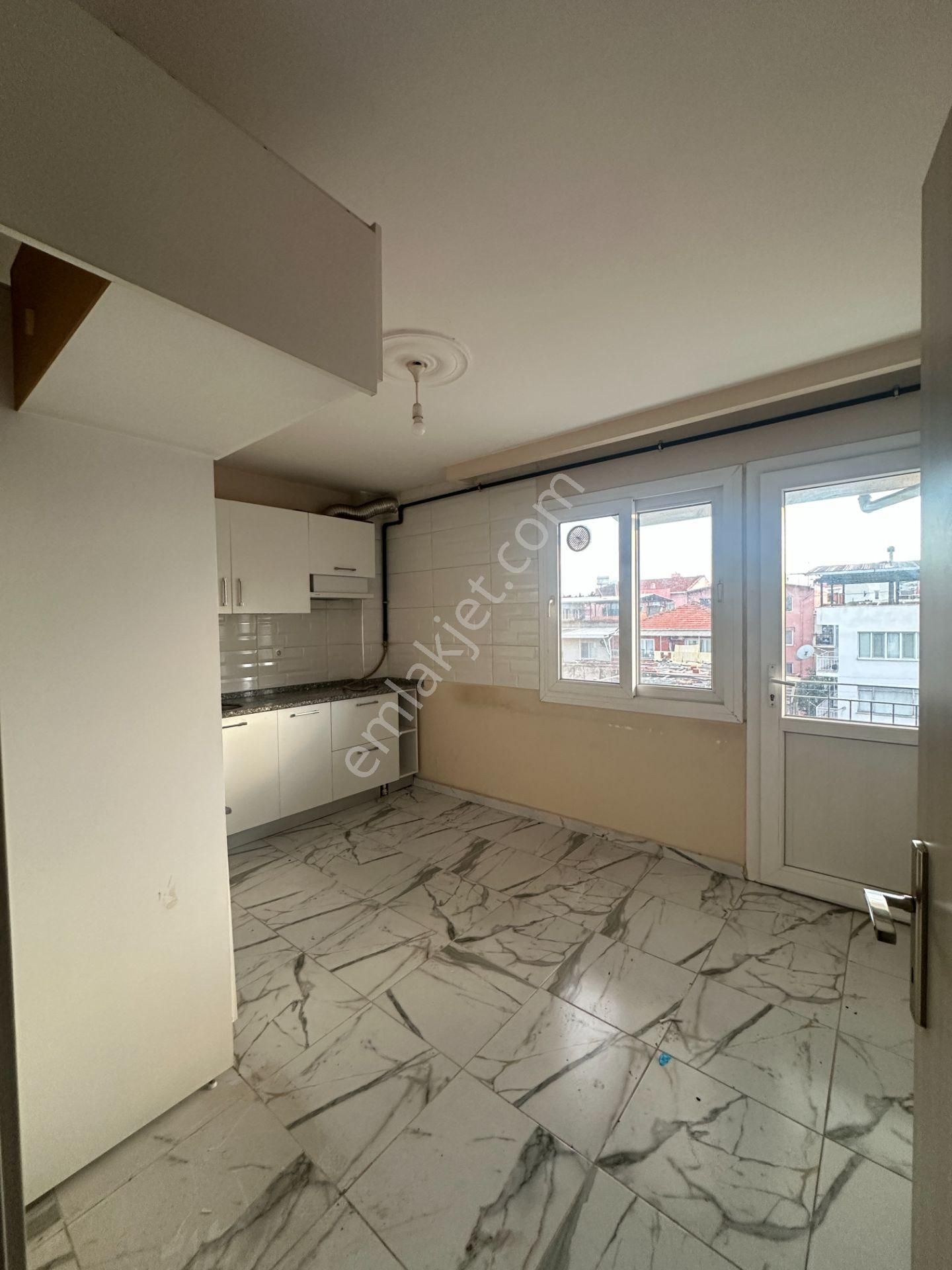 Çalışkan__dan Karabağlar Aydın Mah. Doğalgazlı 3+1 Kiralık Daire - Görsel 7