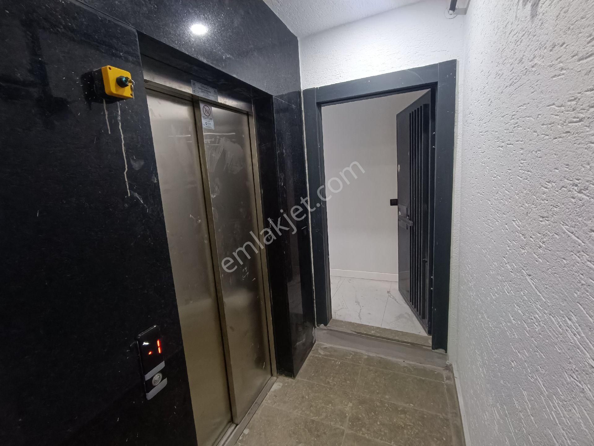 Cevatpaşa Mah 1+1 Metroya Yürüme Mesafesinde - Görsel 3