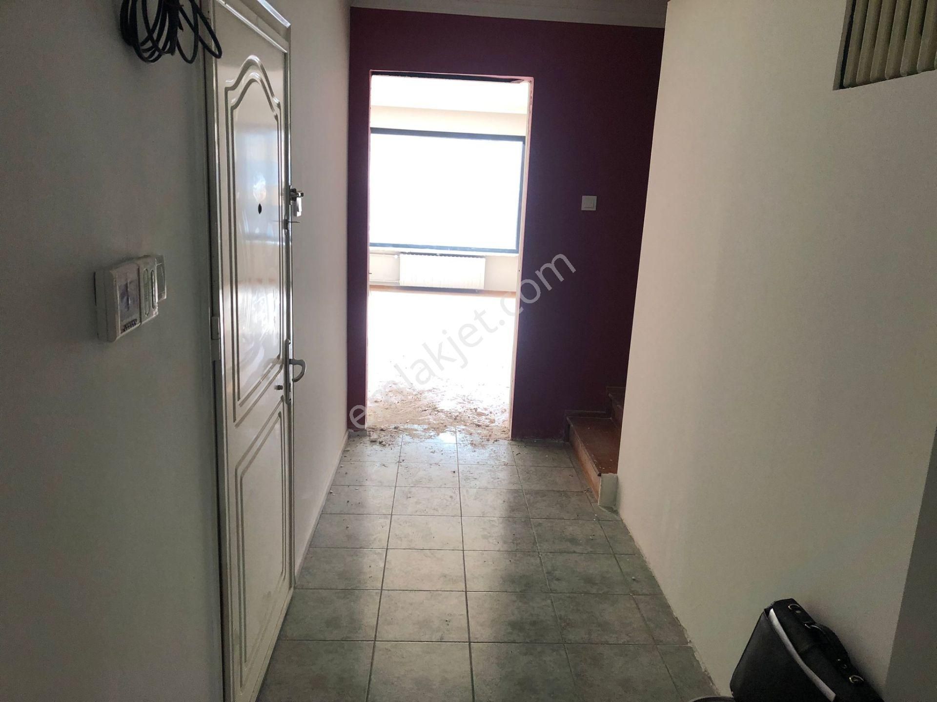 Cb King'den Atatürk Ma. Atatürk İlkokulu Karşısı Kiralık Daire - Görsel 7