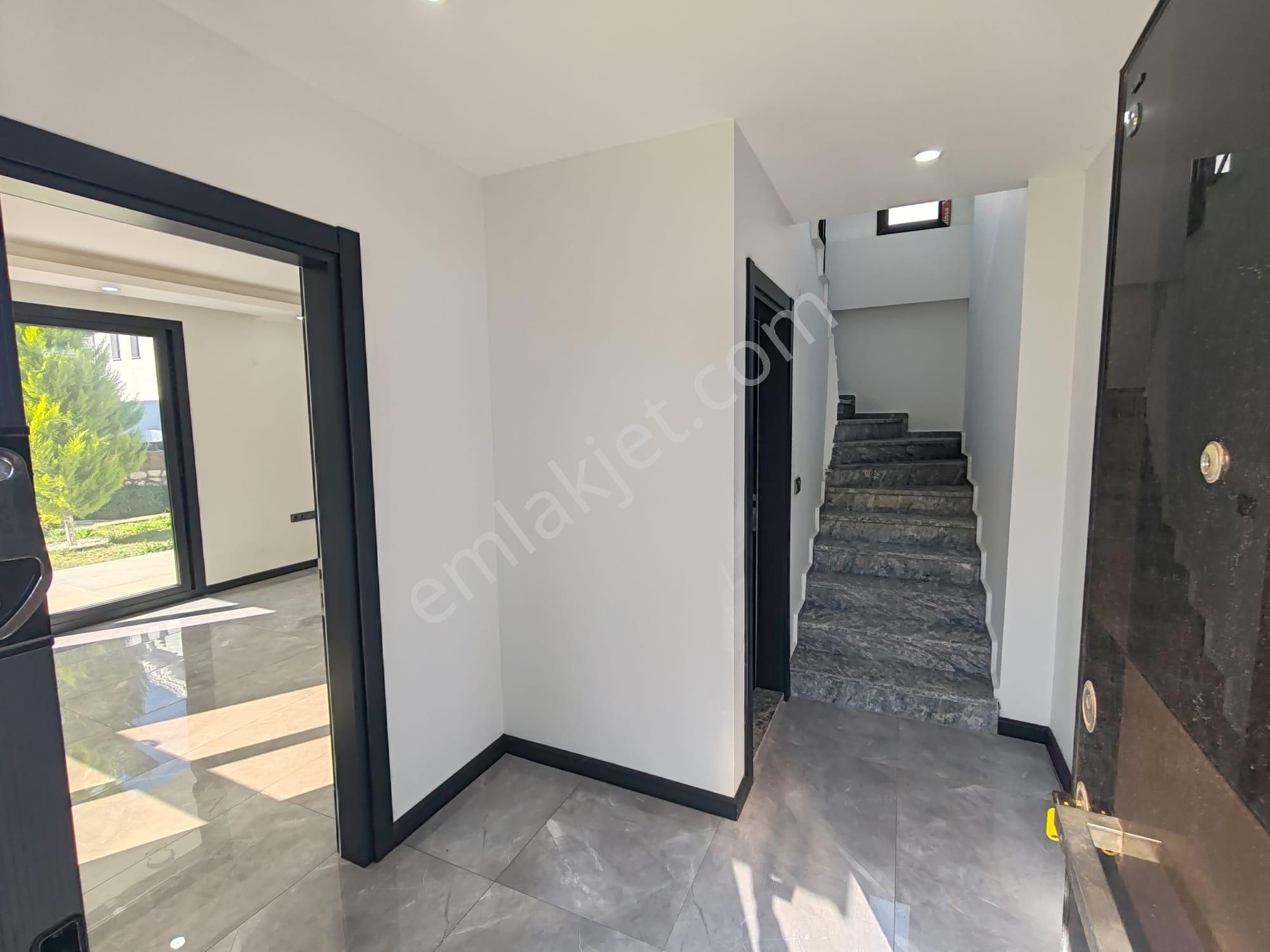 Didim'de Muhteşem 3+1 Satılık Villa Denize Yakın - Görsel 14