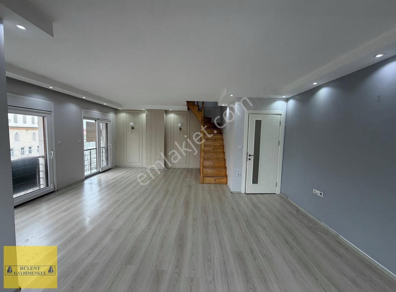 Bahçelievler'de 4+2 Dubleks, Butik Site İçerisinde 230 M²