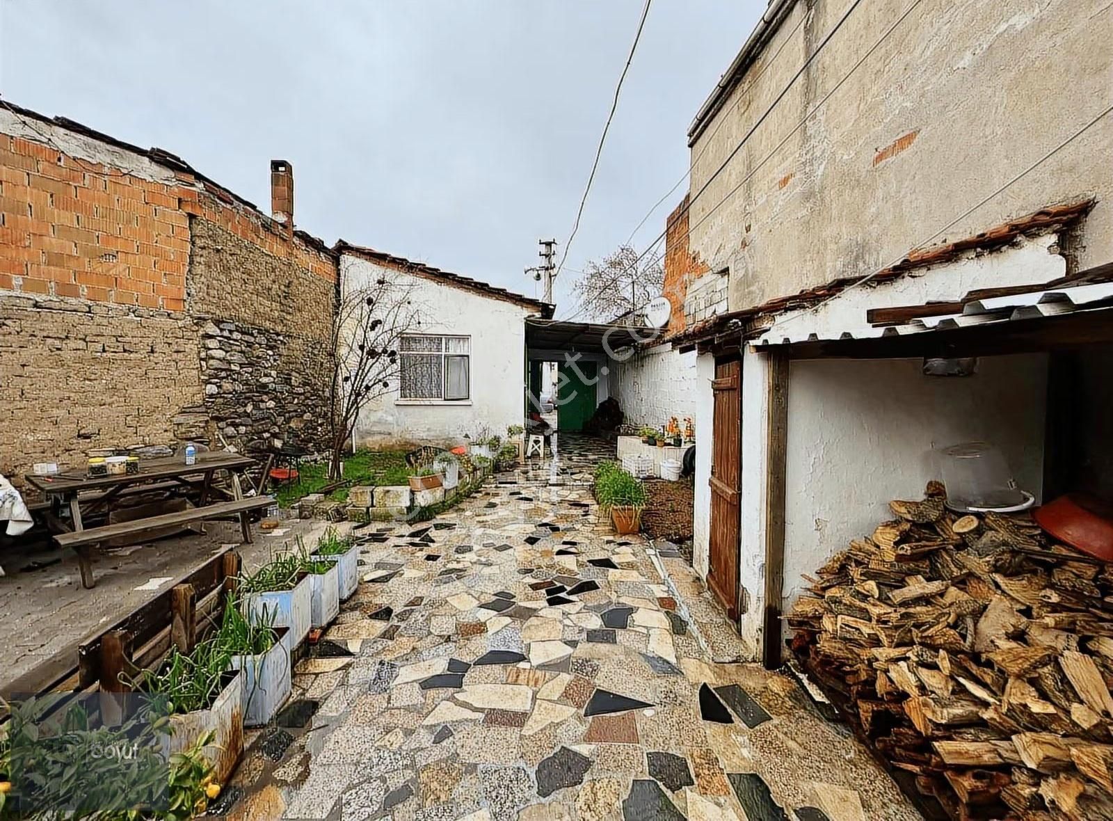 Boyut'tan Tek Yetkili 334m2 Net Arsası Olan Müstakil Köy Evi - Görsel 4