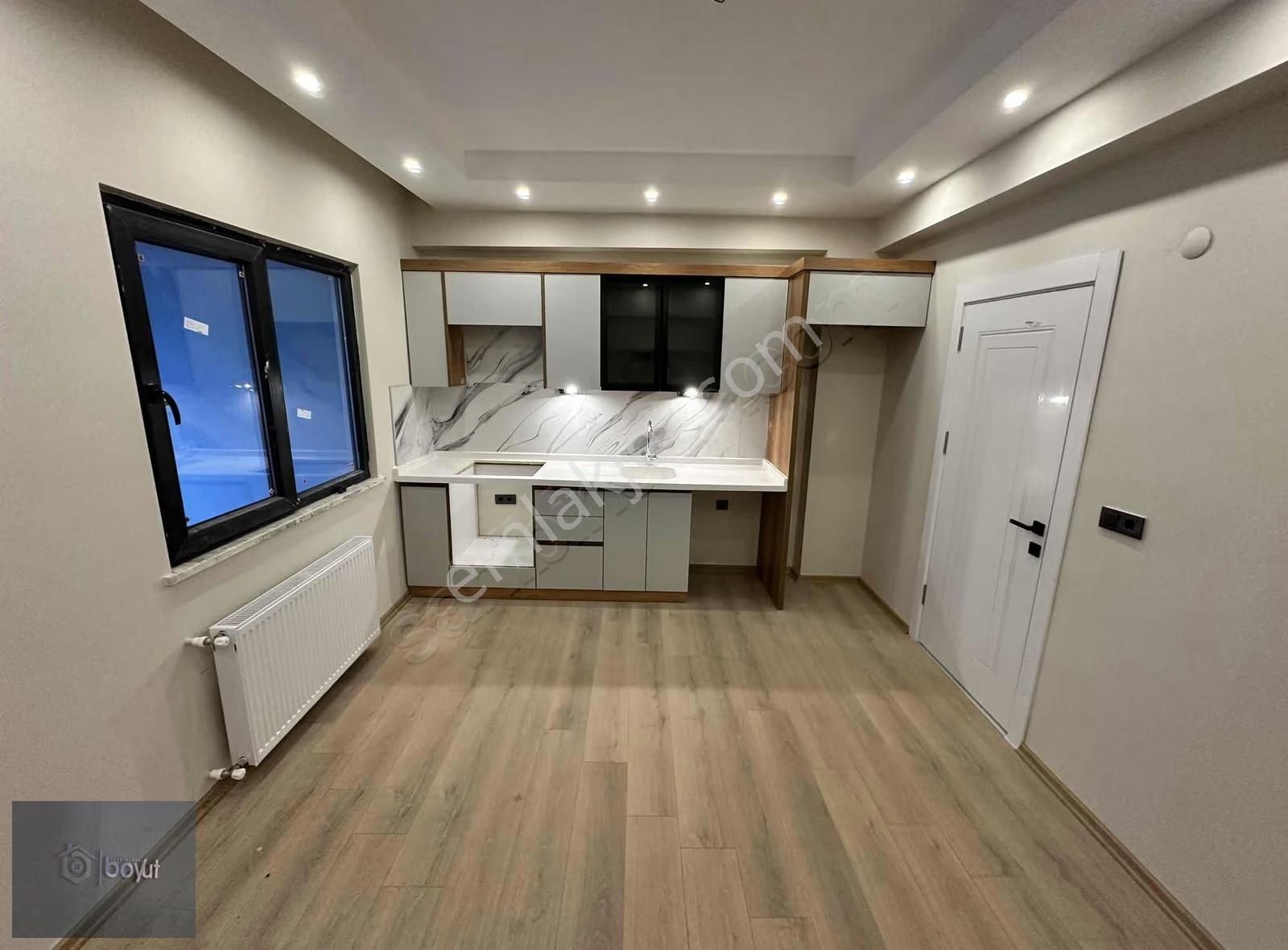 Boyut'tan Ön Cephe Cumhuriyet Mah Satılık 2+1 Daire