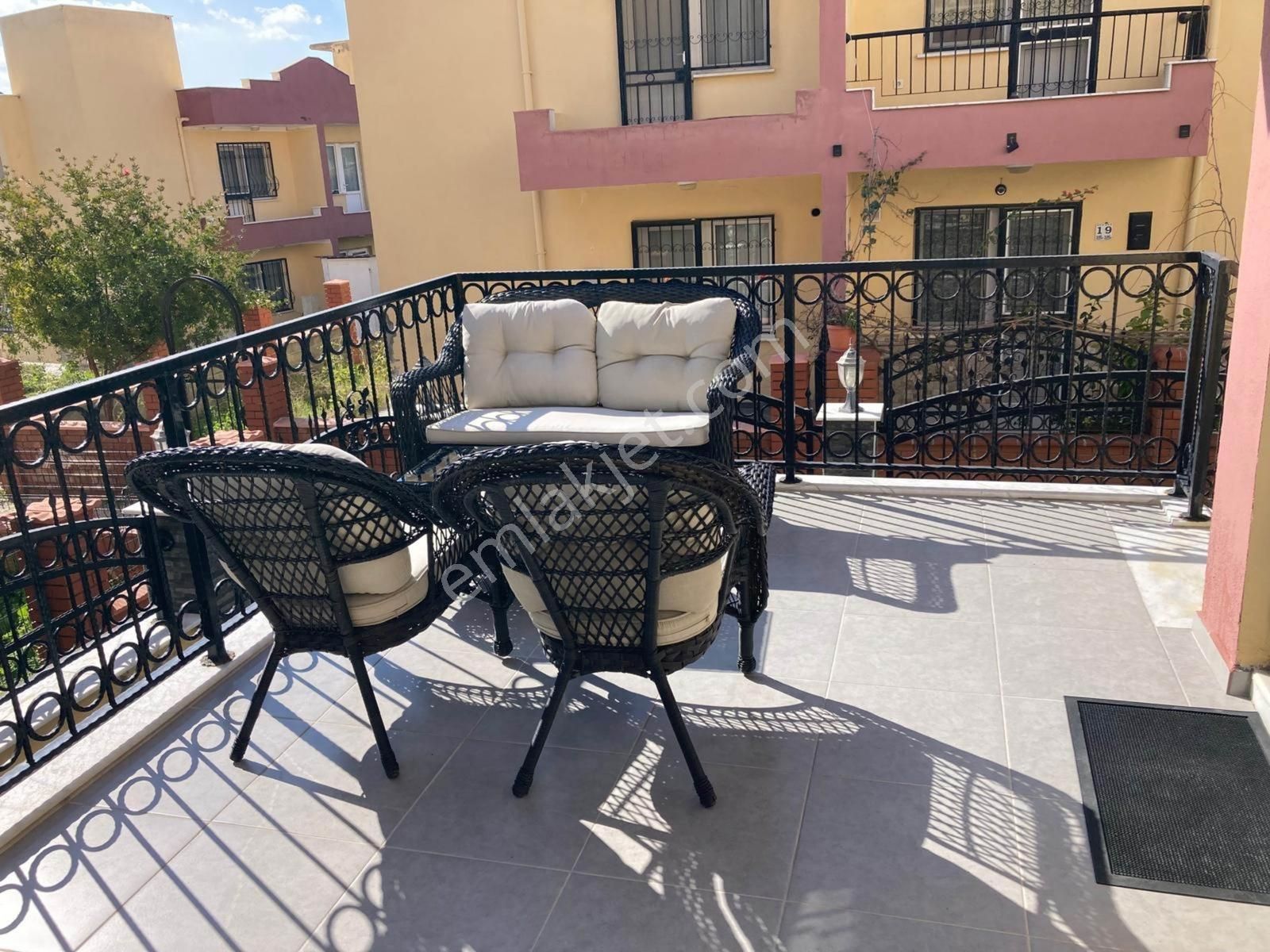 Kuşadası Bayraklıdedede Deniz Manzaralı Eşyalı 3+1 Villa - Görsel 14