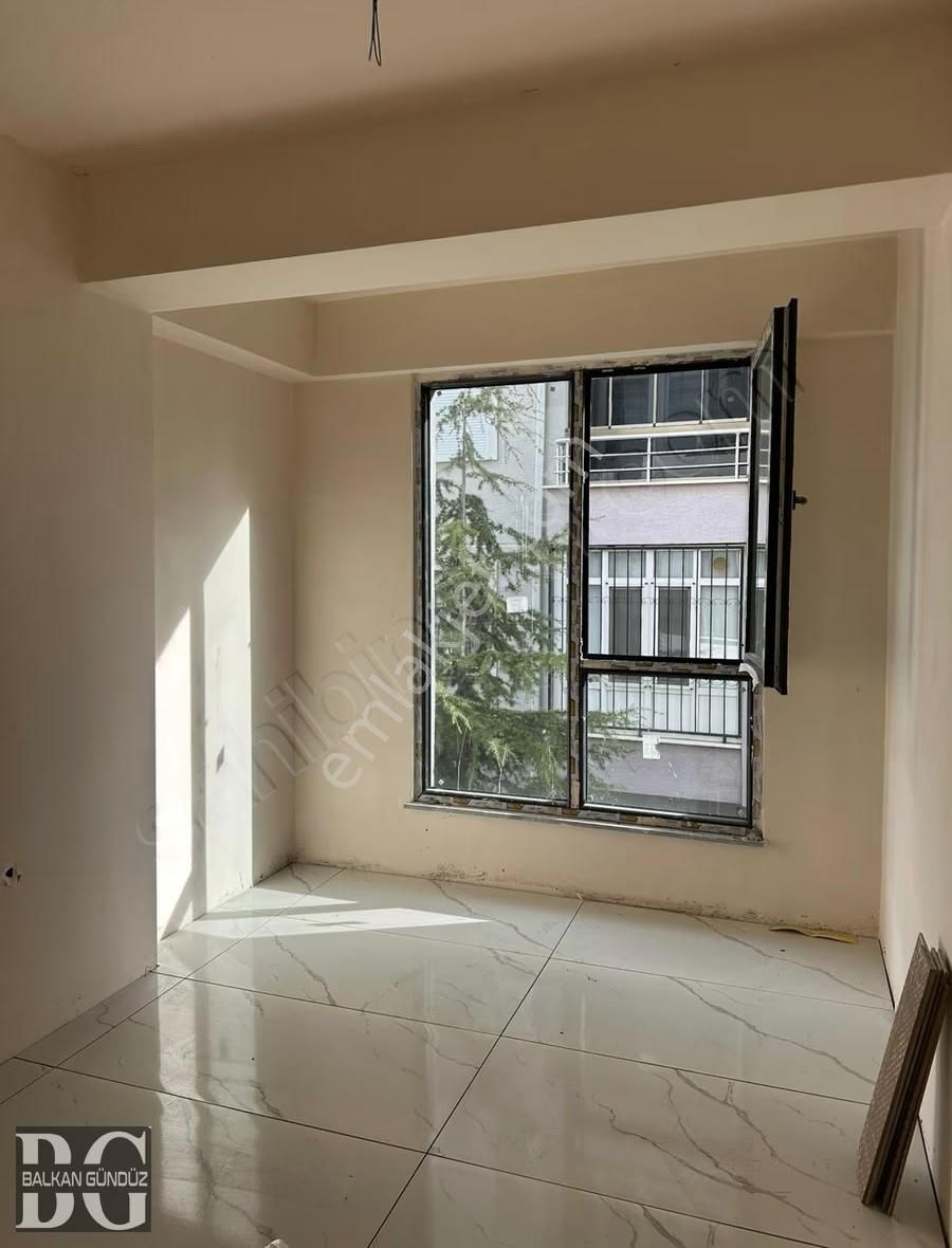 71 Evler Mah. Ertaş Tranvay Durağı Yanı Satılık 95 M² 2+1 - Görsel 5
