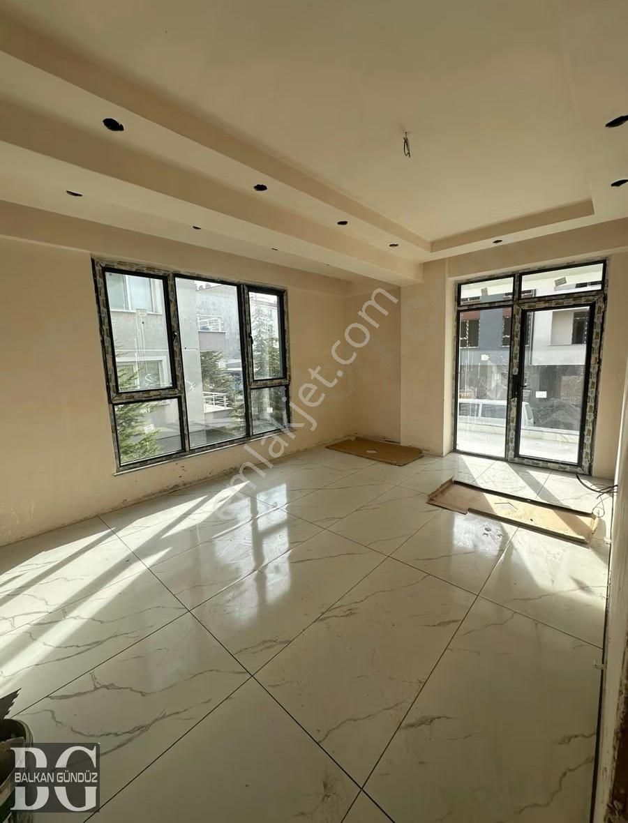 71 Evler Mah. Ertaş Tranvay Durağı Yanı Satılık 95 M² 2+1 - Görsel 4
