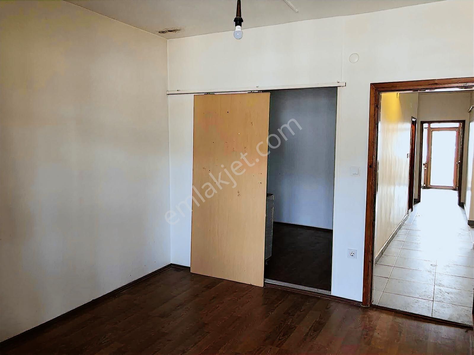 Sütçü İmam Caddesi Üzeri Kiralık Teraslı Balkonlu 2,5 +1 Daire - Görsel 16