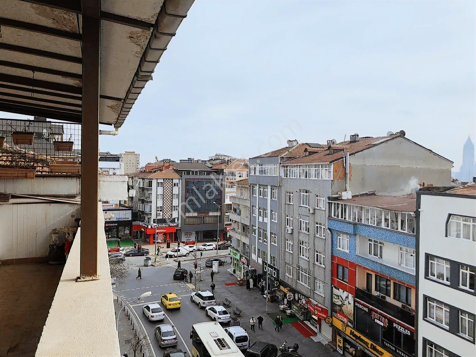 Sütçü İmam Caddesi Üzeri Kiralık Teraslı Balkonlu 2,5 +1 Daire - Görsel 20