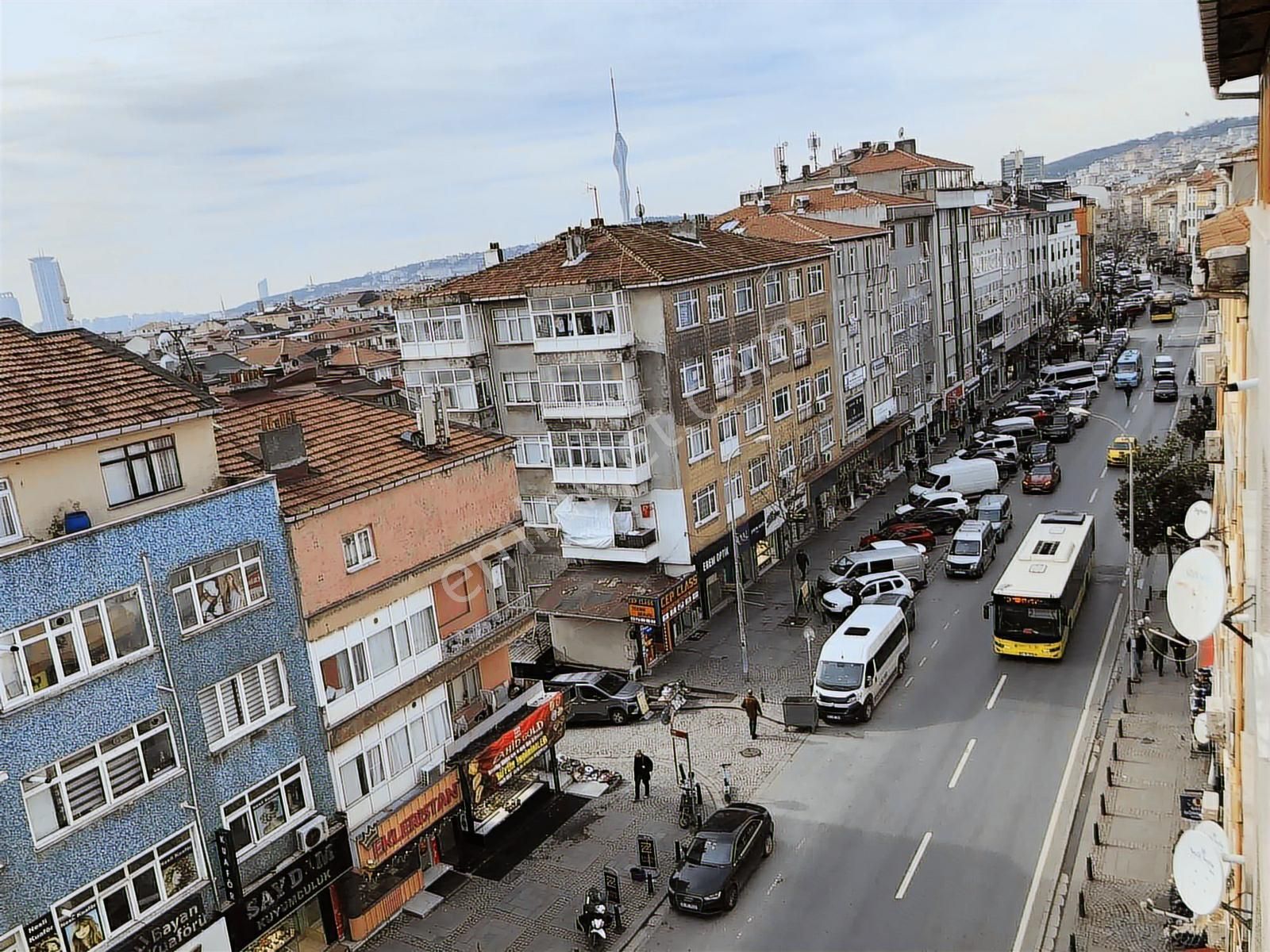 Sütçü İmam Caddesi Üzeri Kiralık Teraslı Balkonlu 2,5 +1 Daire - Görsel 14