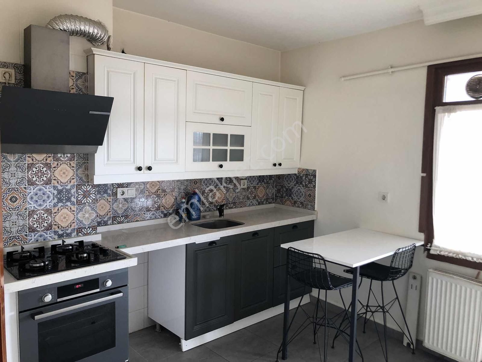 Sütçü İmam Caddesi Üzeri Kiralık Teraslı Balkonlu 2,5 +1 Daire