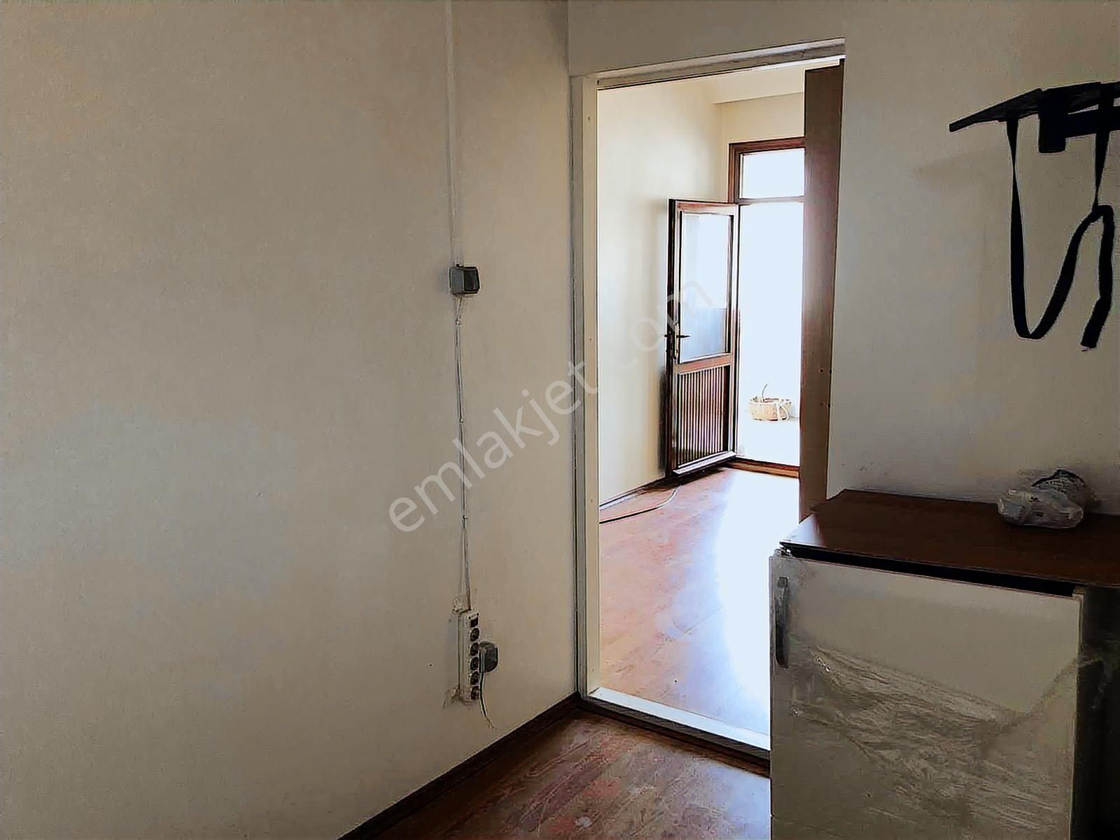 Sütçü İmam Caddesi Üzeri Kiralık Teraslı Balkonlu 2,5 +1 Daire - Görsel 10