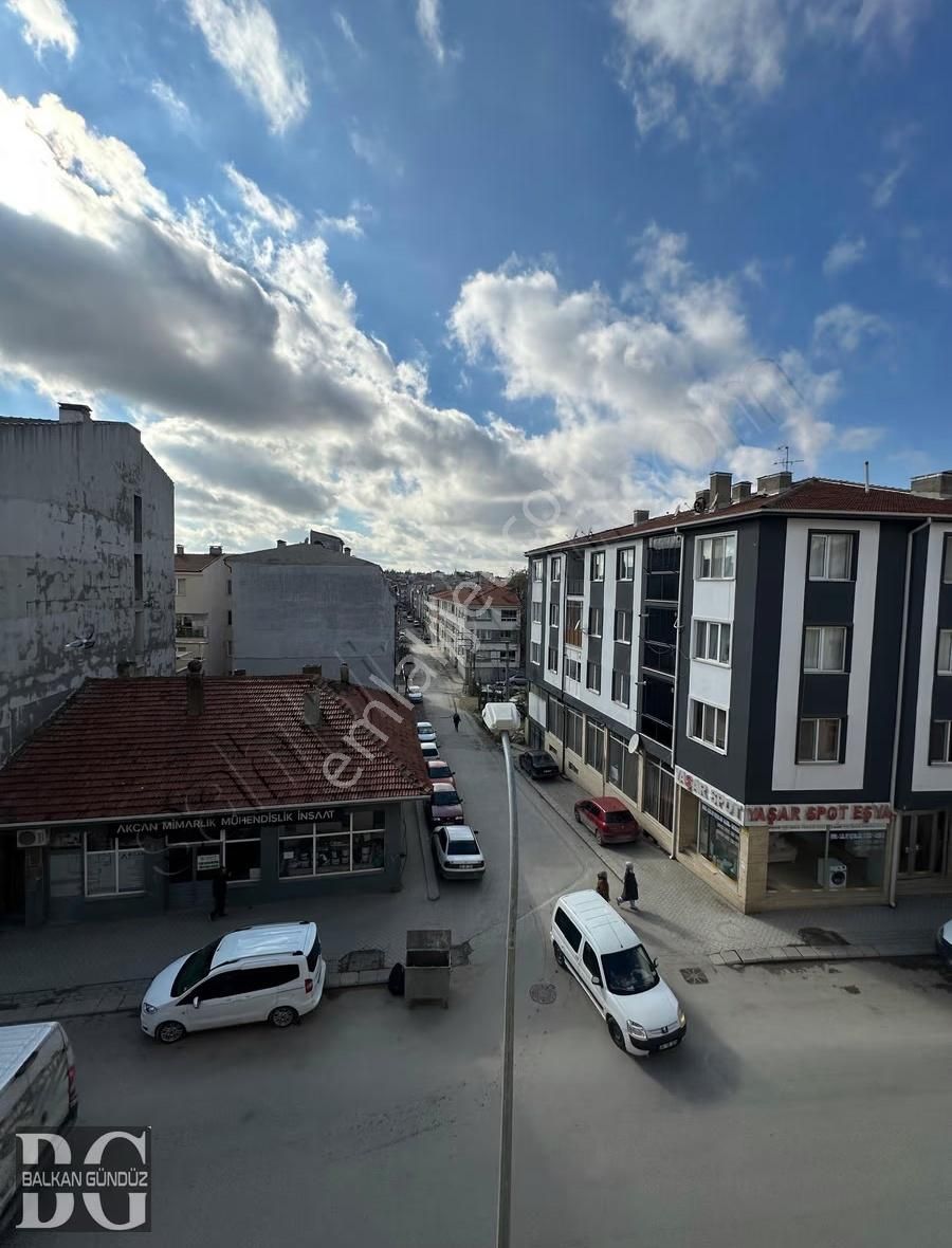 Balkan Gündüz'den Eğitimciler Caddesi Üzerinde Kiralık 2+1 - Görsel 2