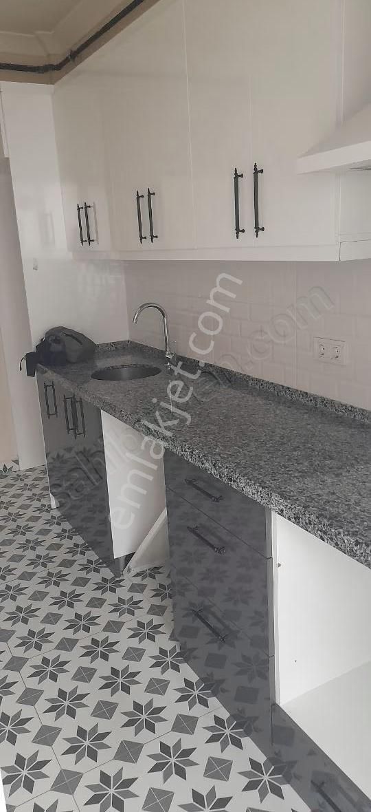 Cumhuriyet Mahallesinin Merkezinde Pazara 100 M Uzaklıkta - Görsel 7