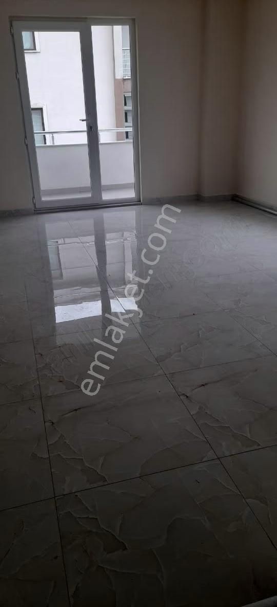 Cumhuriyet Mahallesinin Merkezinde Pazara 100 M Uzaklıkta - Görsel 11