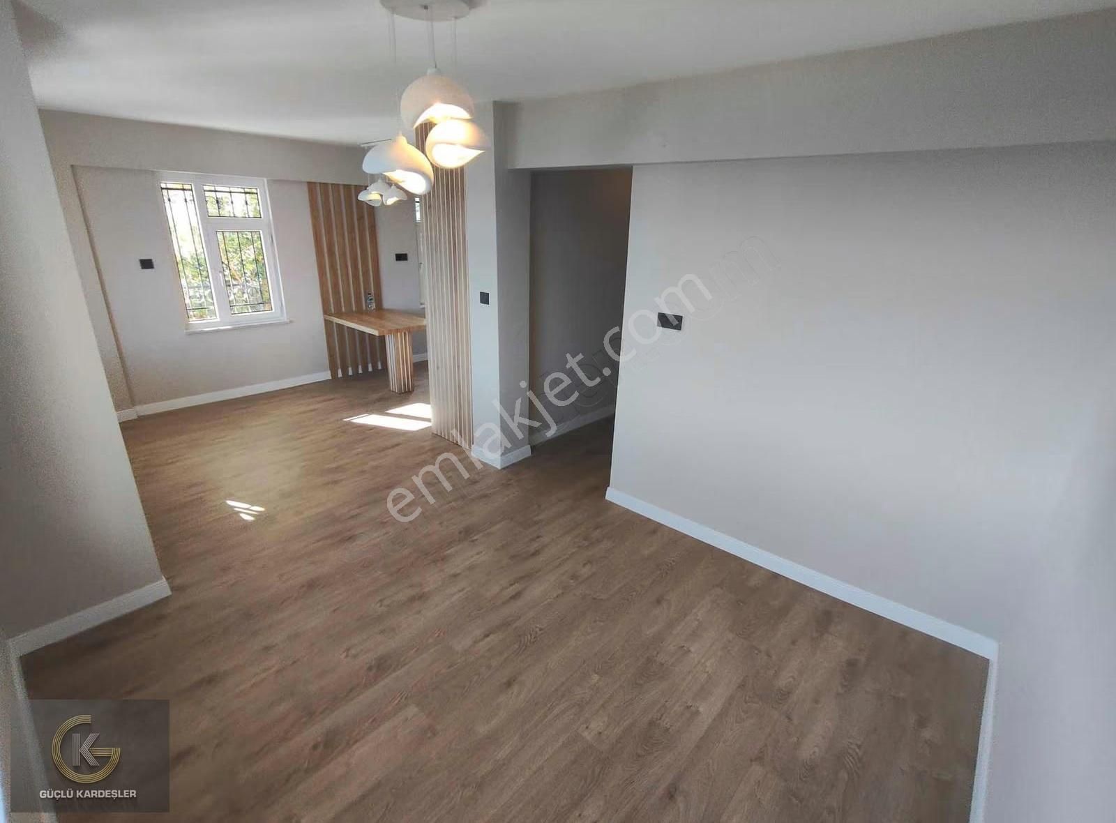 Güçlü Kardeşler Altınolukda Full Manzaralı Fırsat 3+1 Villa - Görsel 14