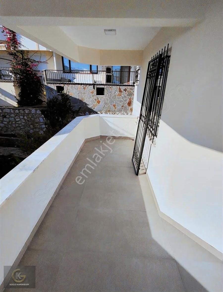 Güçlü Kardeşler Altınolukda Full Manzaralı Fırsat 3+1 Villa - Görsel 31