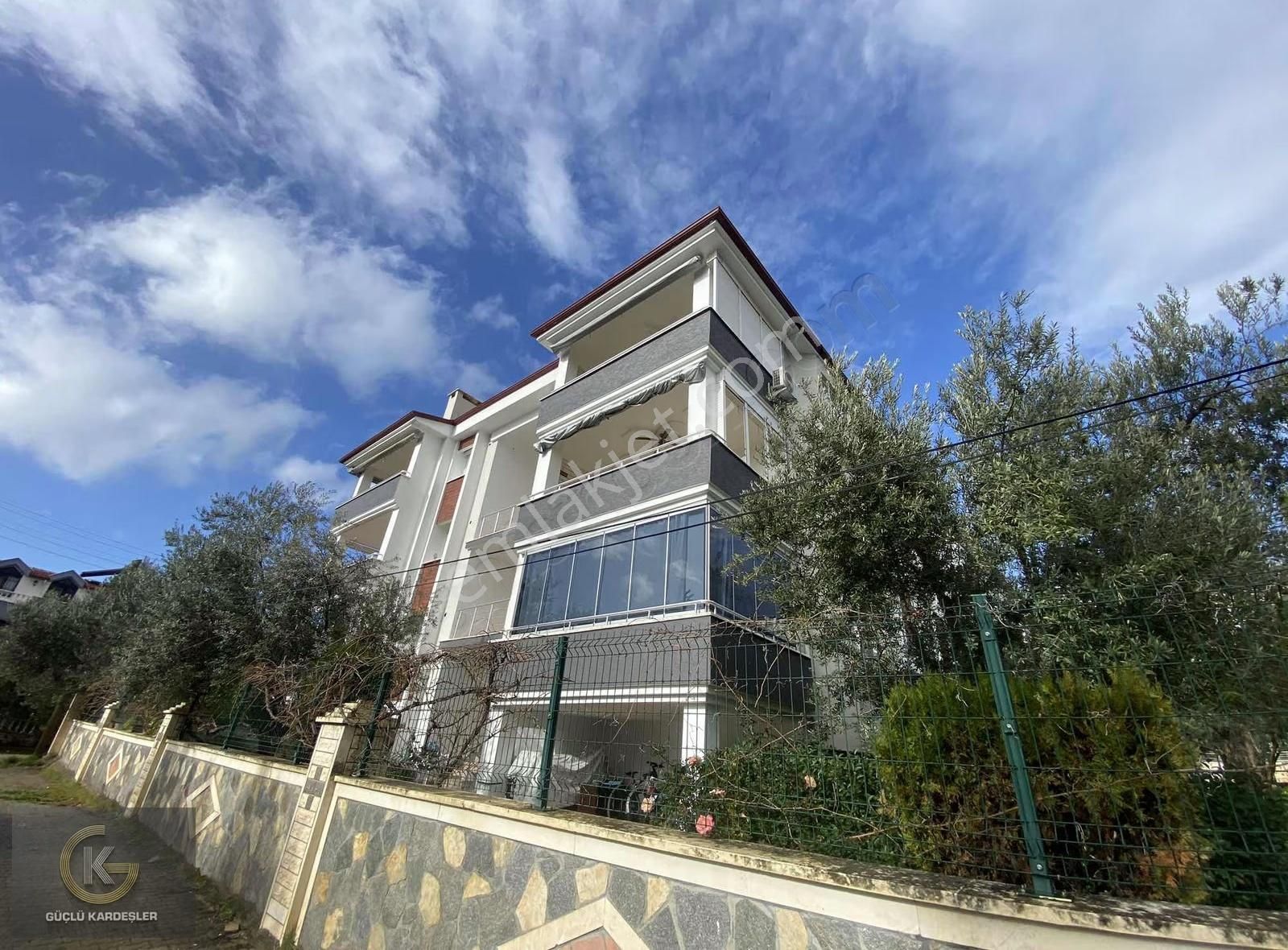 Güçlü Kardeşler Havuzlu Site İçerisinde 3+1 Orta Kat Daire - Görsel 23
