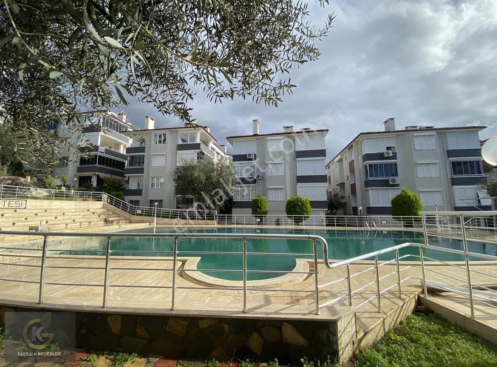 Güçlü Kardeşler Havuzlu Site İçerisinde 3+1 Orta Kat Daire - Görsel 31