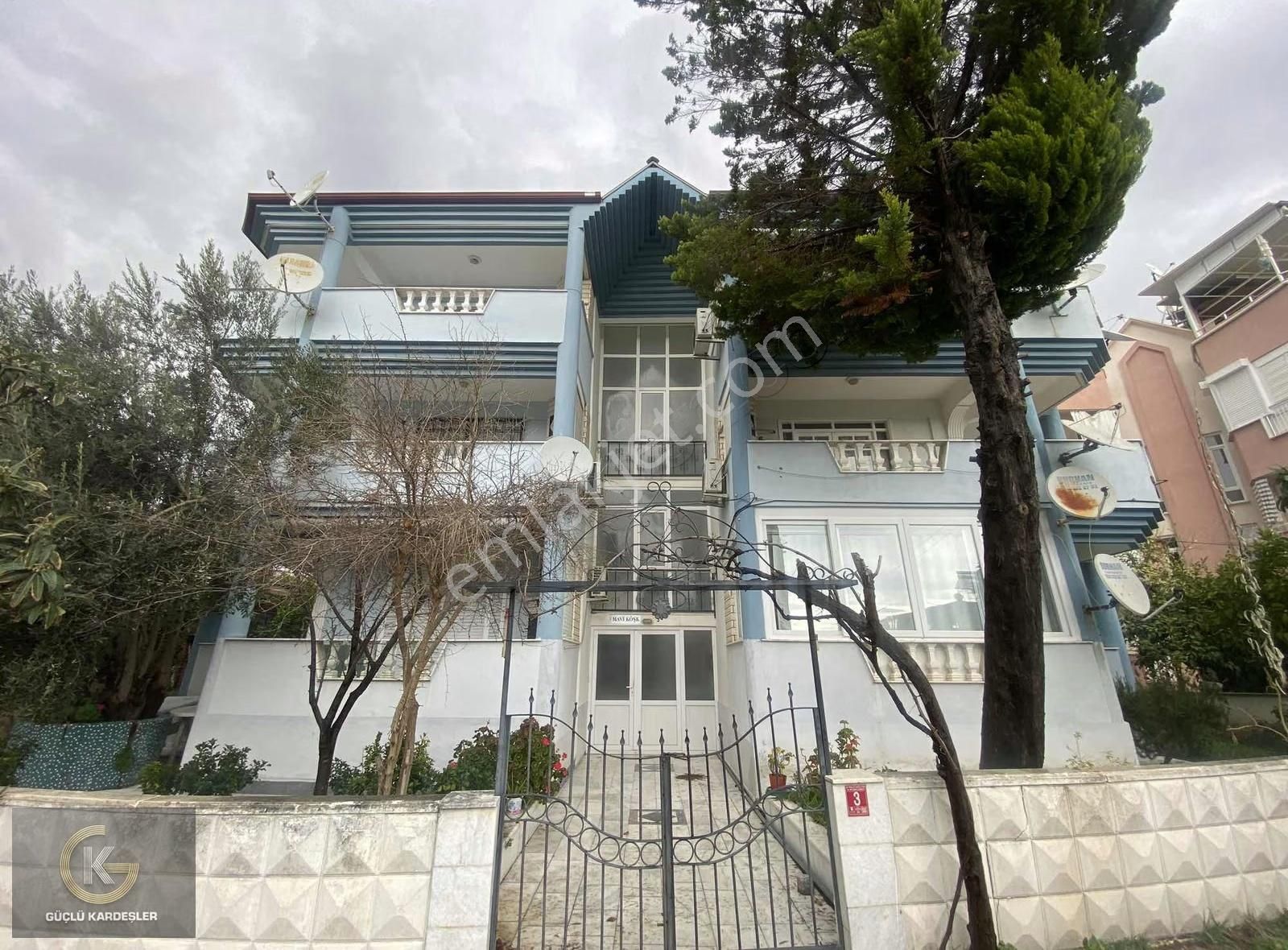 Güçlü Kardeşler Merkezi Konum 2+1 Ayrı M. Orta Kat Daire - Görsel 17