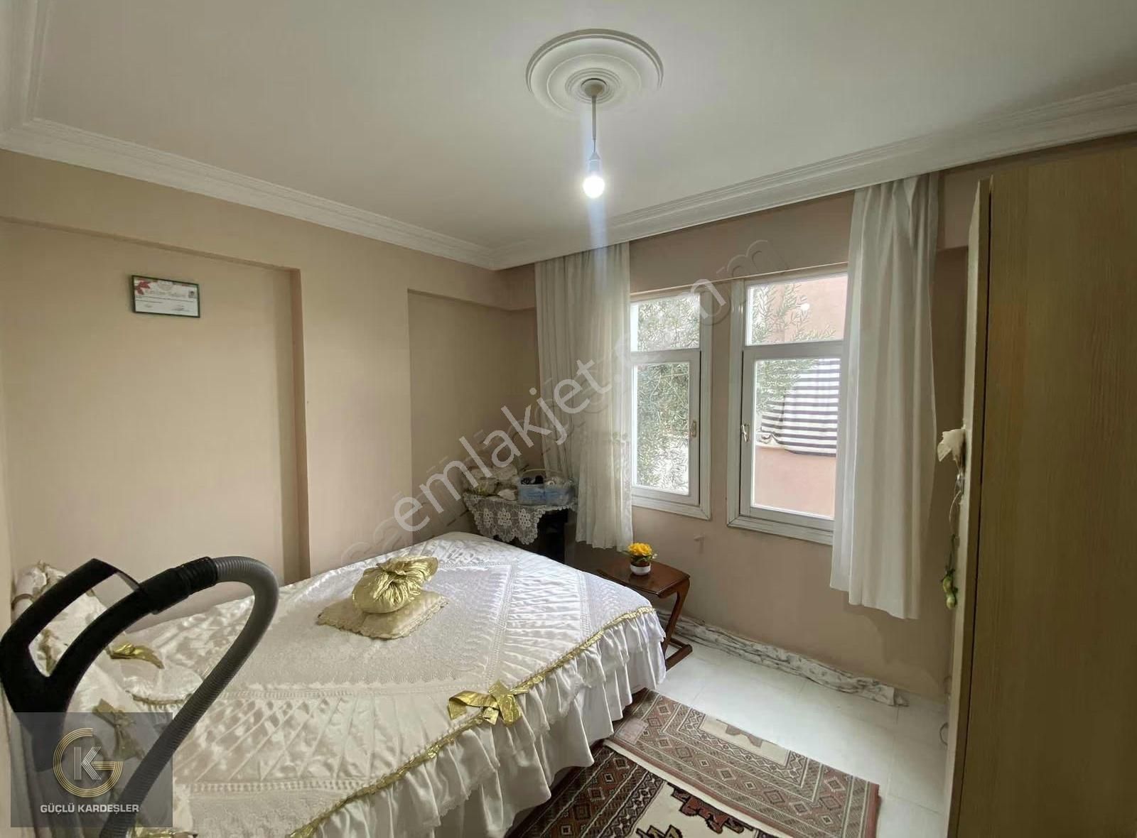 Güçlü Kardeşler Merkezi Konum 2+1 Ayrı M. Orta Kat Daire - Görsel 8