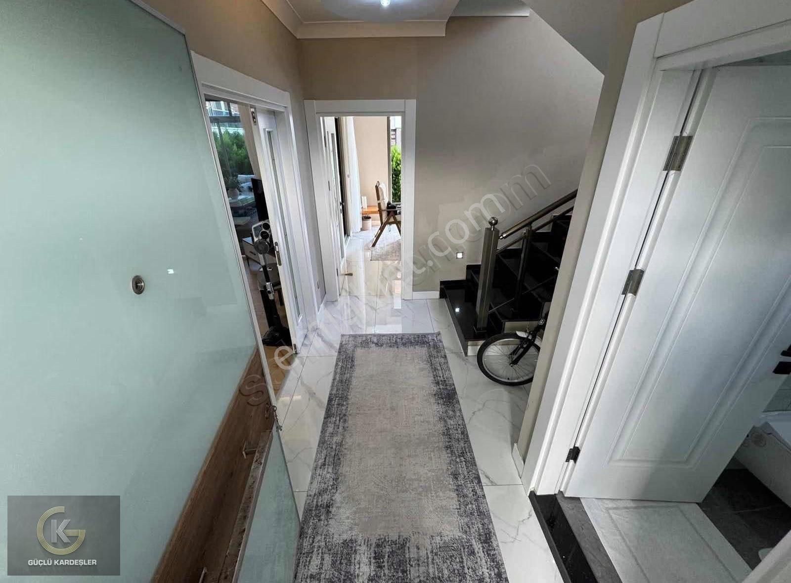 Güçlü Kardeşler Havuzlu Butik Site İçerisinde 3+1 Lüks Villa - Görsel 28