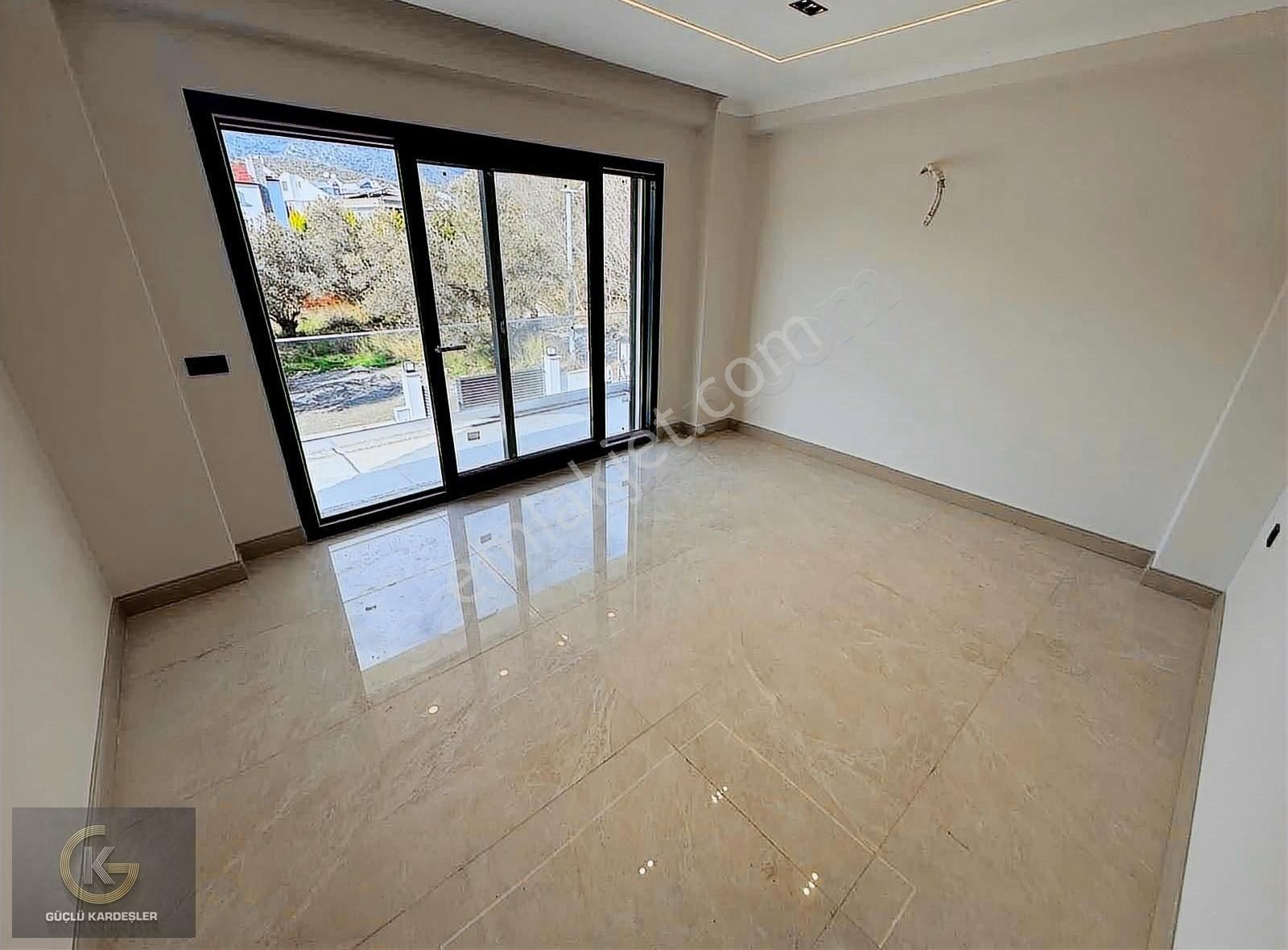 Güçlü Kardeşler 400m2 Arsa İçerisinde Özel Havuzlu Lüks Villa - Görsel 10