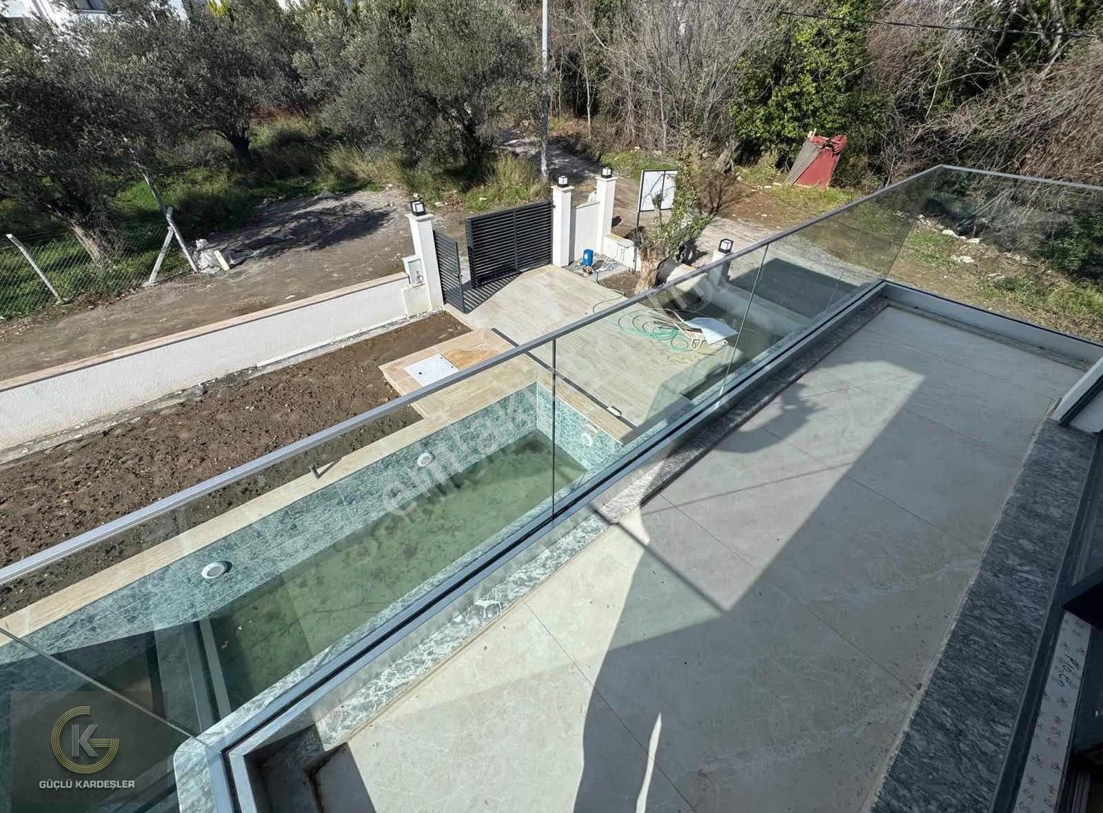 Güçlü Kardeşler 400m2 Arsa İçerisinde Özel Havuzlu Lüks Villa - Görsel 7