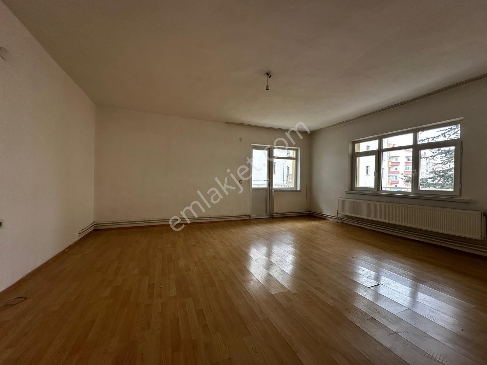 Pursaklar Mehmet Zengin Emlak'tan Fatih Mah. Çarşı İçinde 1.kat 3+1 Daire - Görsel 11