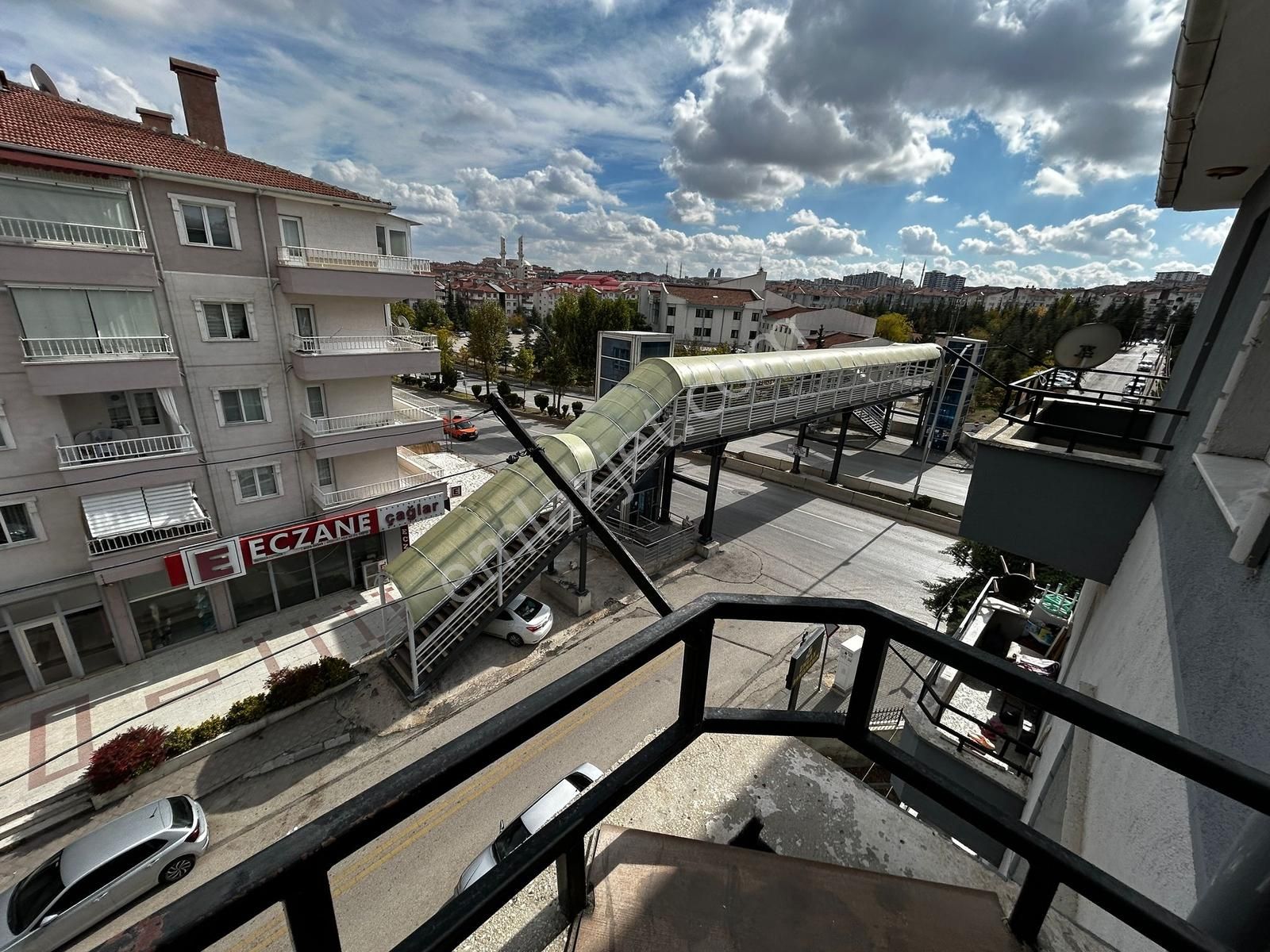 Emlak Danışmanım'dan Andiçen Mh.cadde Üstü Full Yapılı Geniş 3+1