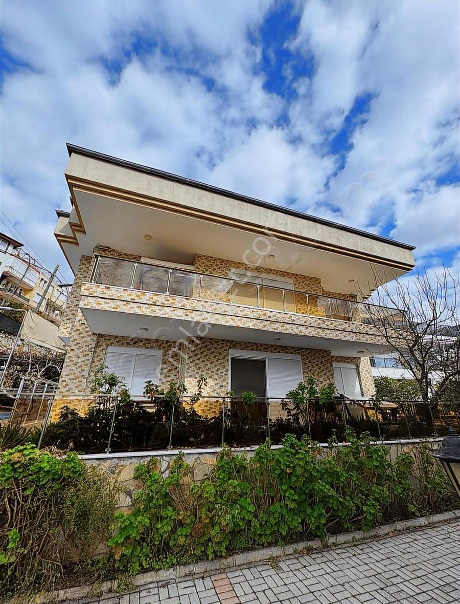 Alanya Sugözü Mh 3+1 Triplex Villa 250 M2 - Görsel 17
