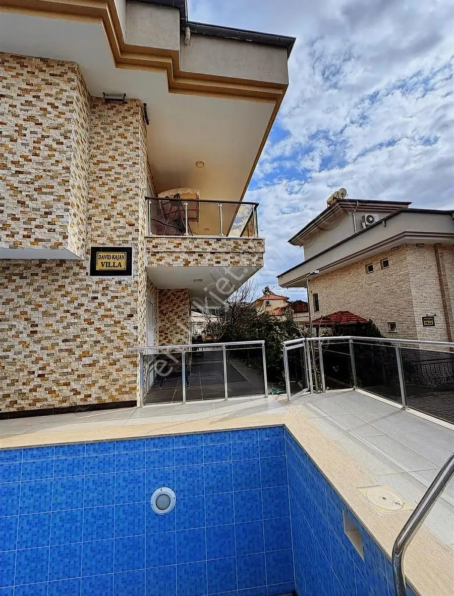 Alanya Sugözü Mh 3+1 Triplex Villa 250 M2