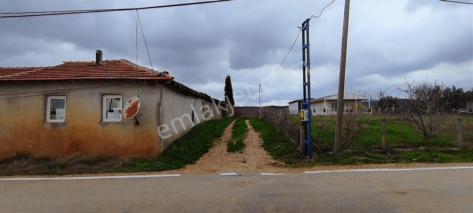 Feyzullah'tan, Karacabey Okçularda, Köy İçi Satılık Tarla