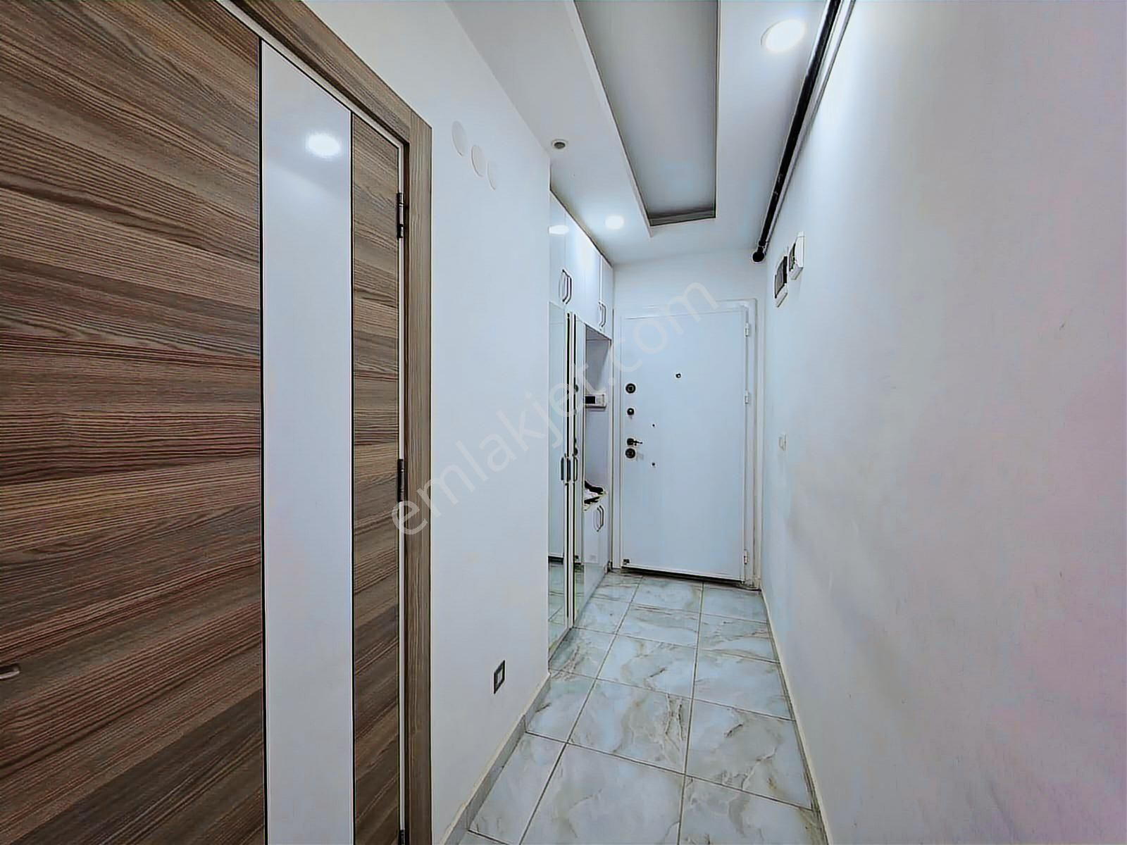 Kepez Gazi Mahallesinde Satılık Zemin Kat 2+1 Daire