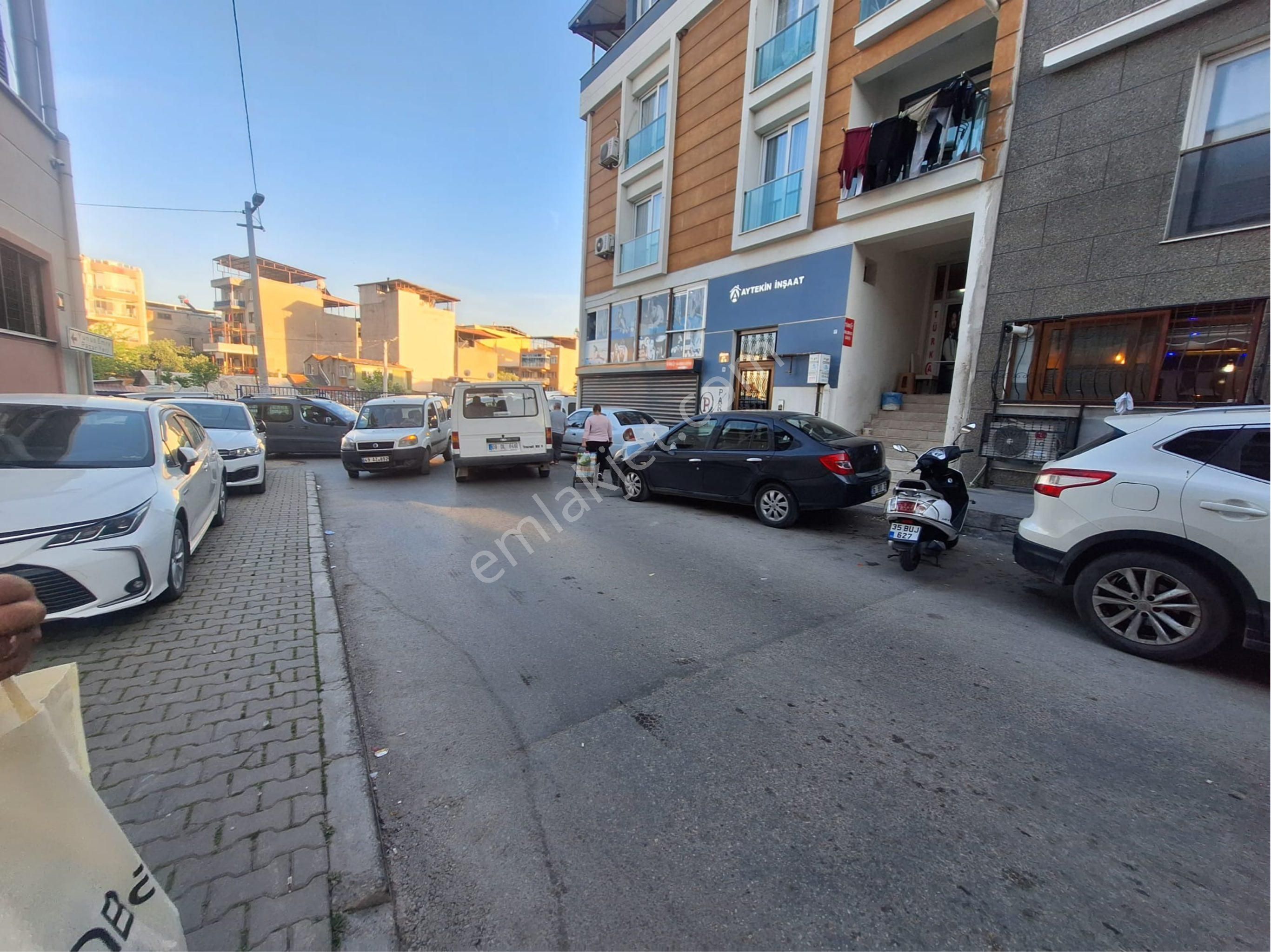 Karabağlar Yunus Emre Kapalı Pazaryeri Karşısında Kiralık Daire - Görsel 28