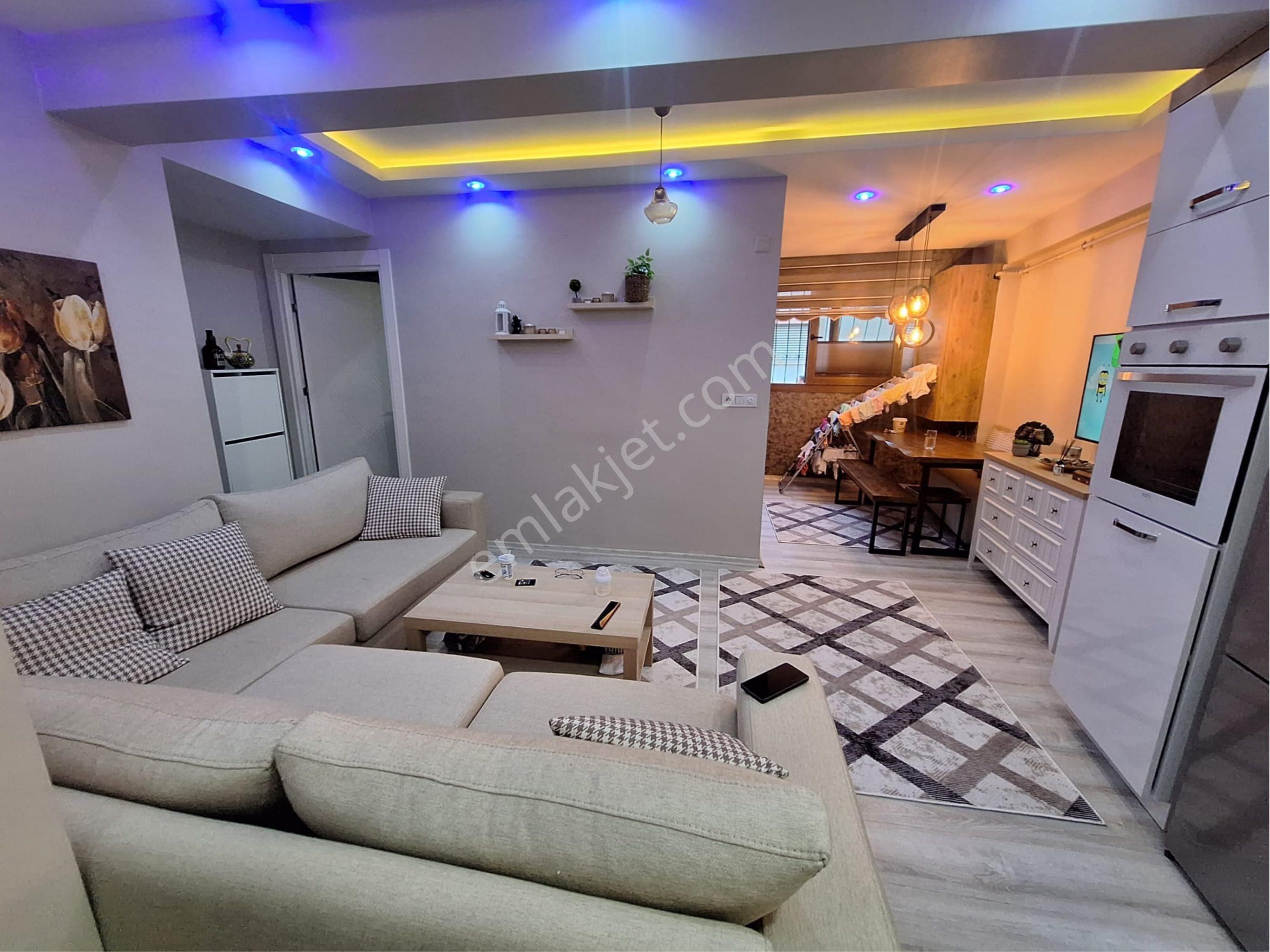 Karabağlar Yunus Emre Kapalı Pazaryeri Karşısında Kiralık Daire - Görsel 2