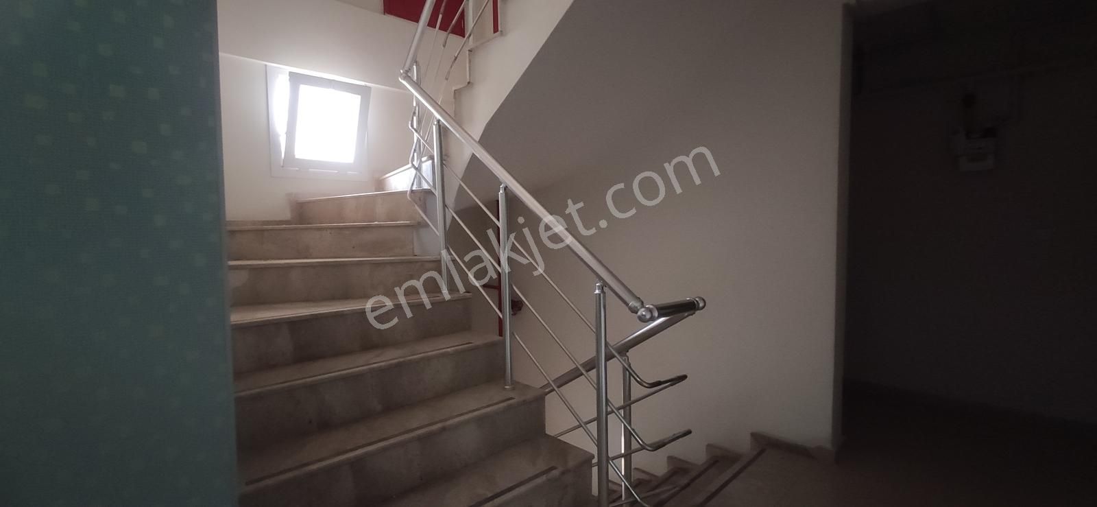 Menemen Seyrek'te Üniversiteye Yürüyüş Mesafesinde 2+1 Kiralık - Görsel 2