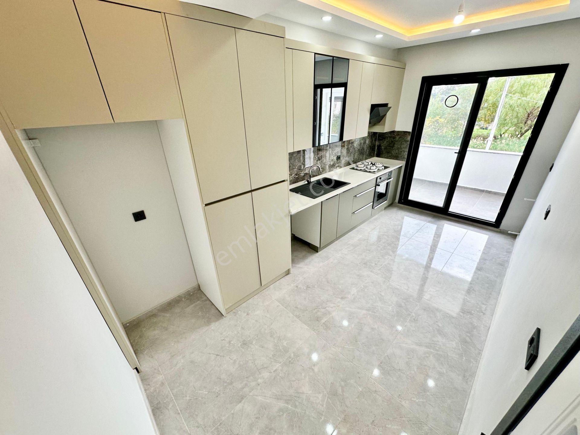 ꧁ay Emlaktan꧂akçay - Güre Arasında Denize Yakın Kazdağı Manzaralı Geniş Teraslı Satılık 2+1 Daire - Görsel 3