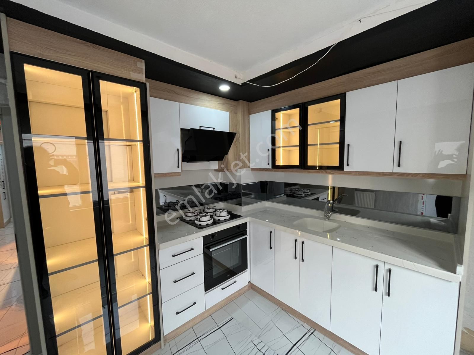 Es-as'tan Plevne Mah.de Full Yapılı Göz Kamaştıran Ara Kat Daire