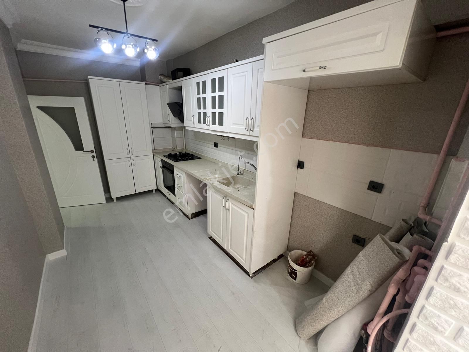 Adnan Menderes Mahallesinde Full Yapılı İskanlı 2+1 - Görsel 4