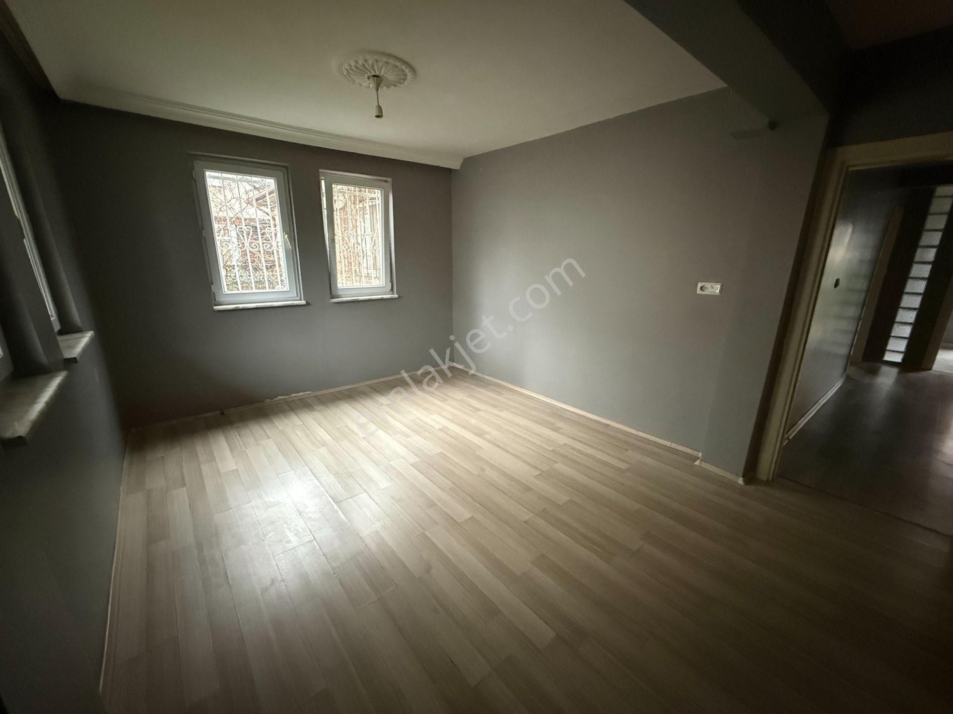 Kentpark Civarı Bahçelı Kiralık Daire 2+1 - Bahadır Eker'den - Görsel 12