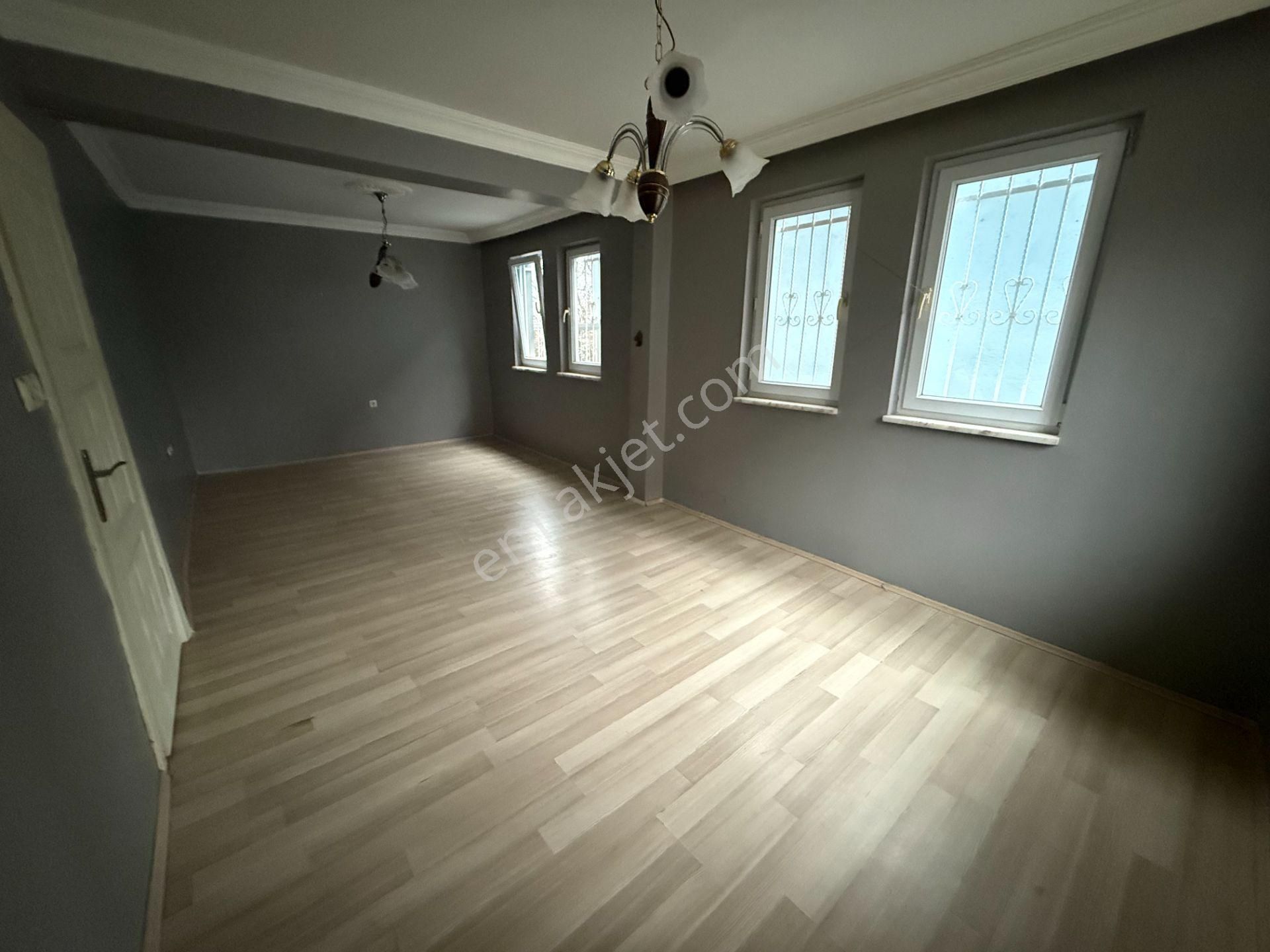 Kentpark Civarı Bahçelı Kiralık Daire 2+1 - Bahadır Eker'den - Görsel 7