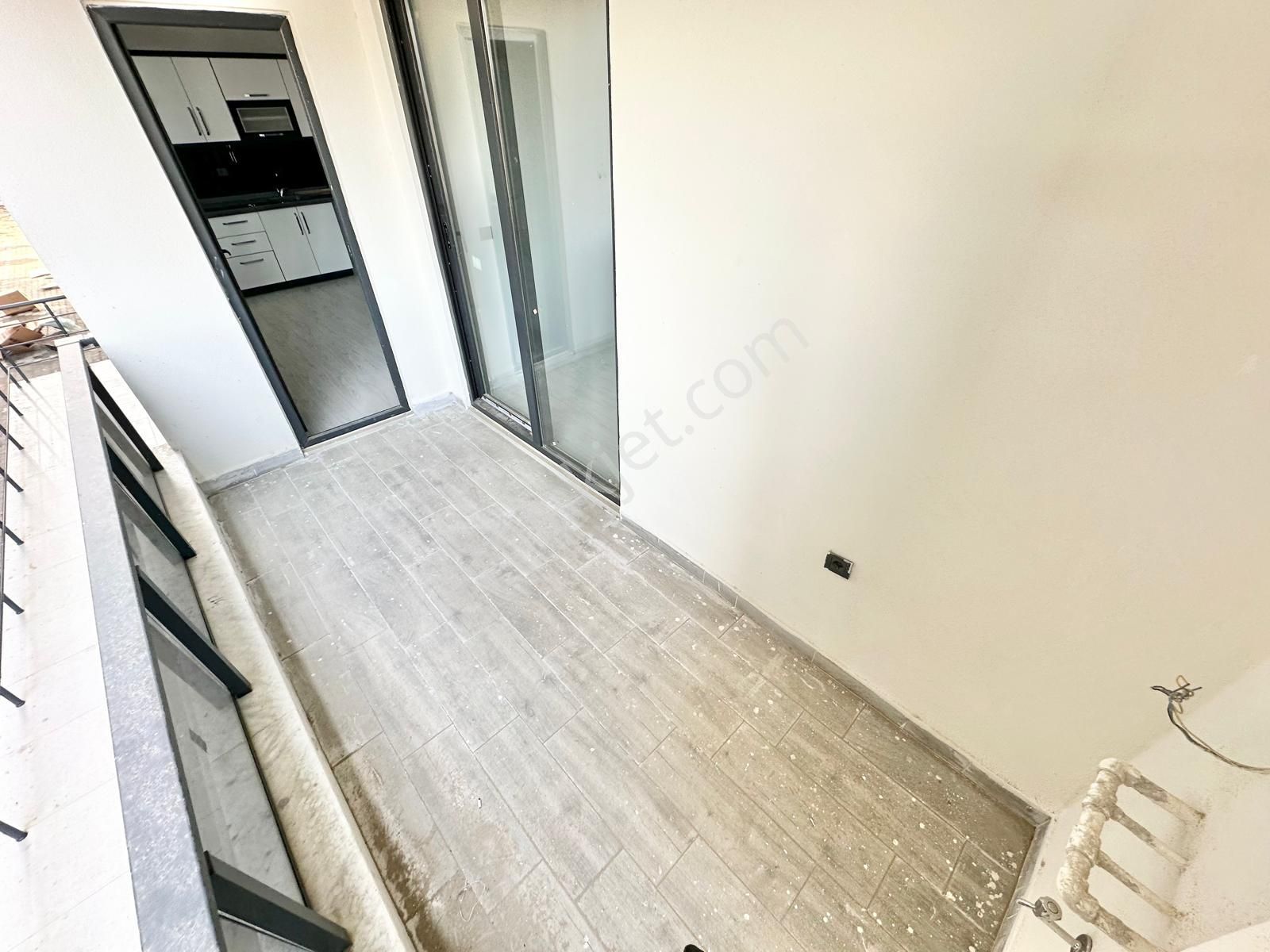 ⭐ay Emlak'tan⭐akçay'da Denize Yakın Ön Cephe Şık Tasarımlı Ara Kat Satılık 1+1 Lüks Daire - Görsel 16