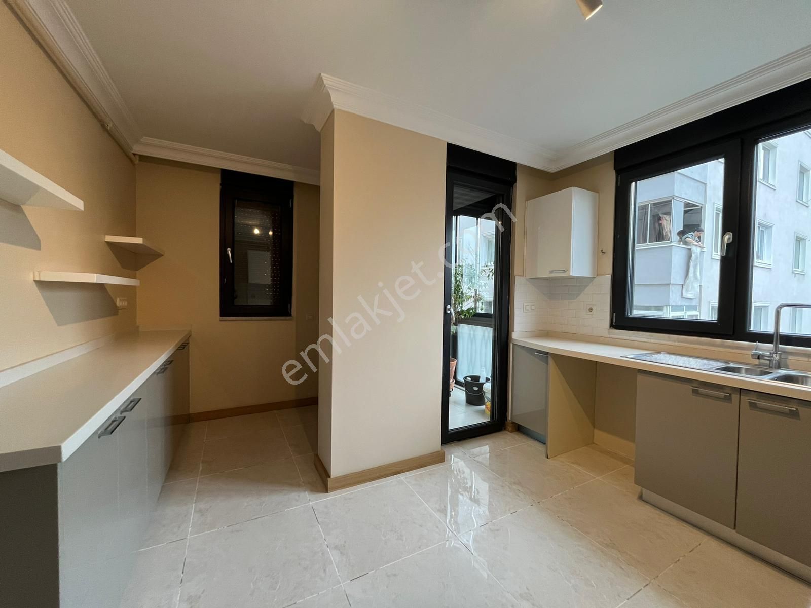 Oben'den Acıbadem'de Metroya Yakın Geniş 3+1 108m² Net Daire - Görsel 9