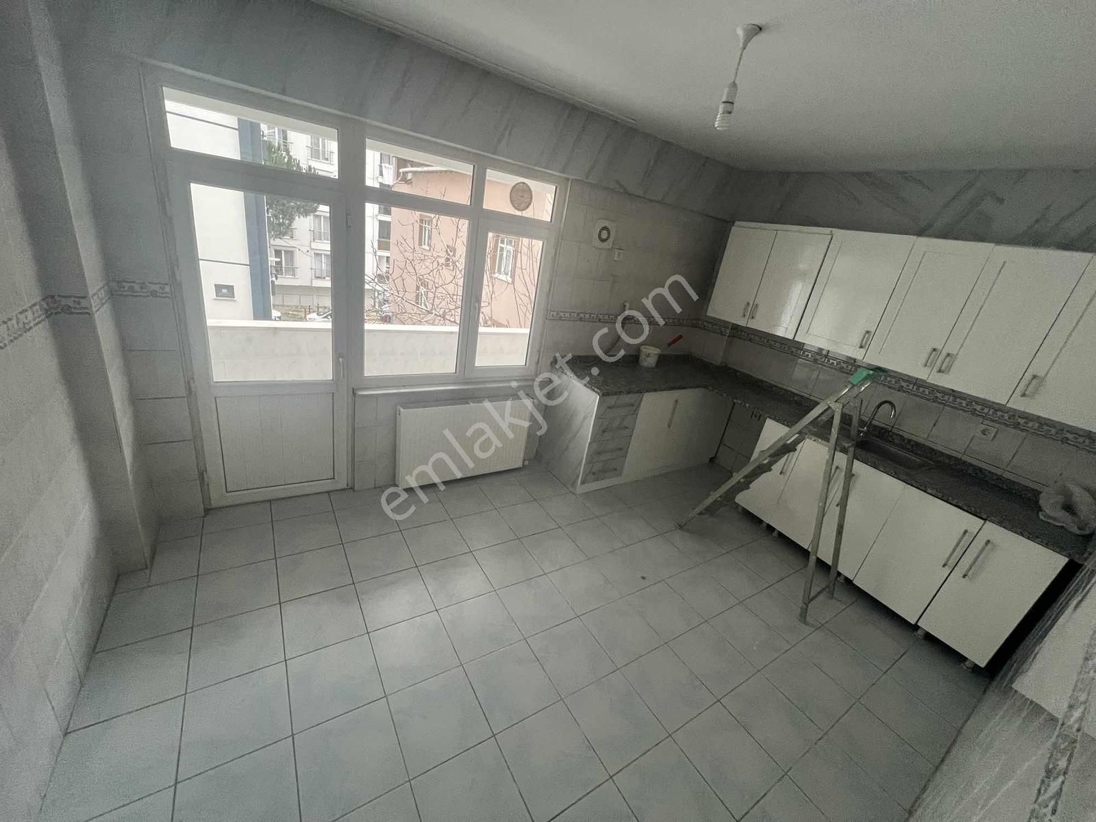 Çekmeköy Cumhuriyet Mahallesi'nde 2 + 1 Kiralık Daire - Görsel 22