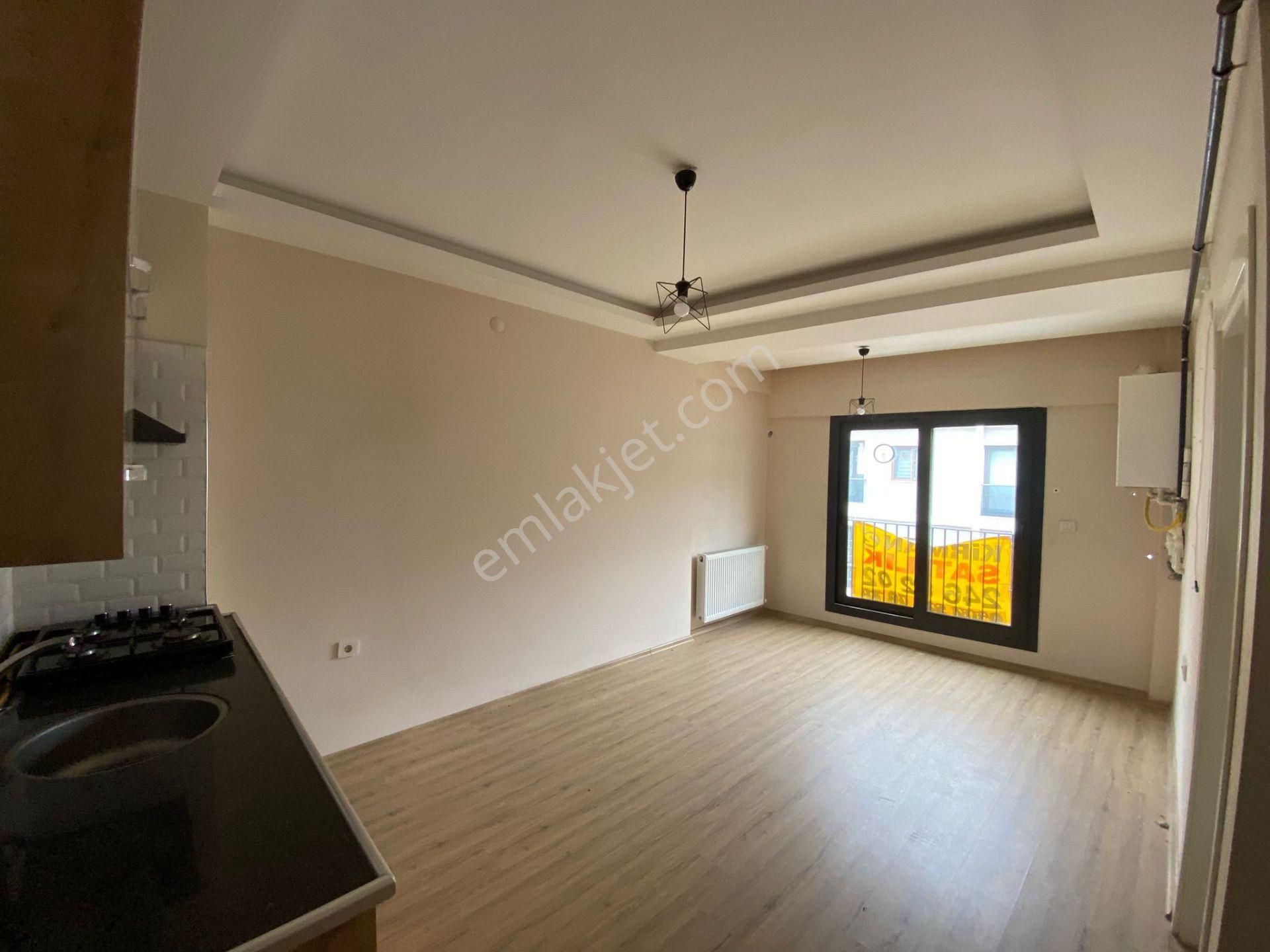 Acill Buca Hasanağa Bahçesi Üçkuyular Meydan Yanı 1+ 1 45m2 Dgazlı Asansörlü Arakat Satılık Daire